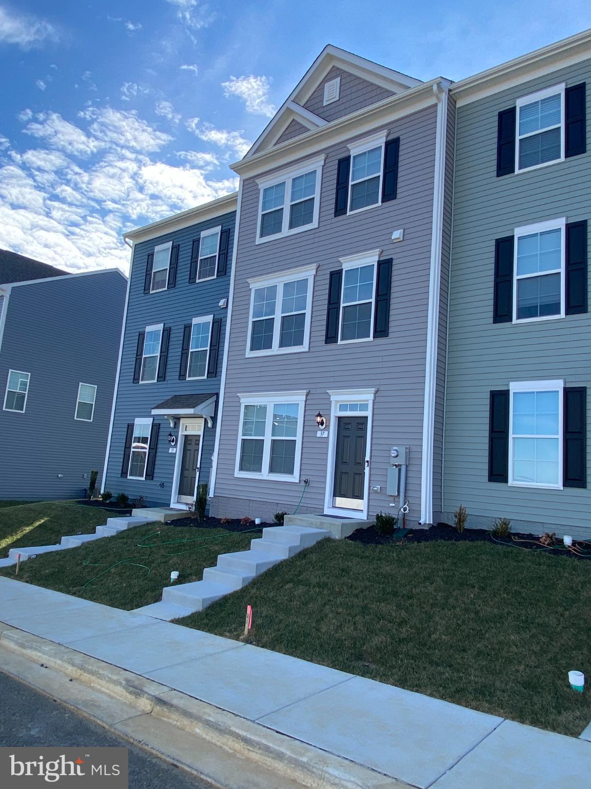 HUNTFIELD - Residential Lease