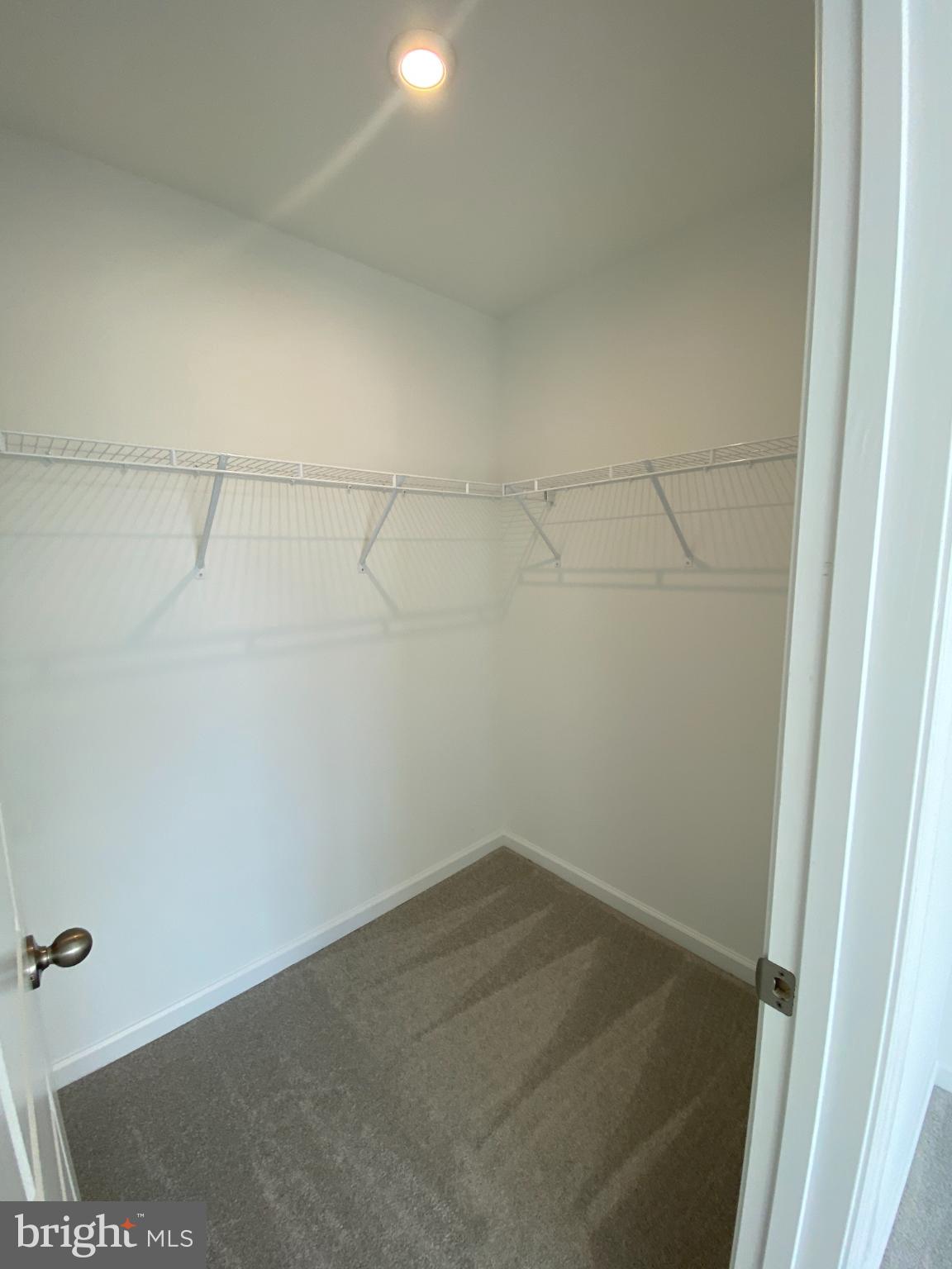 HUNTFIELD - Residential Lease