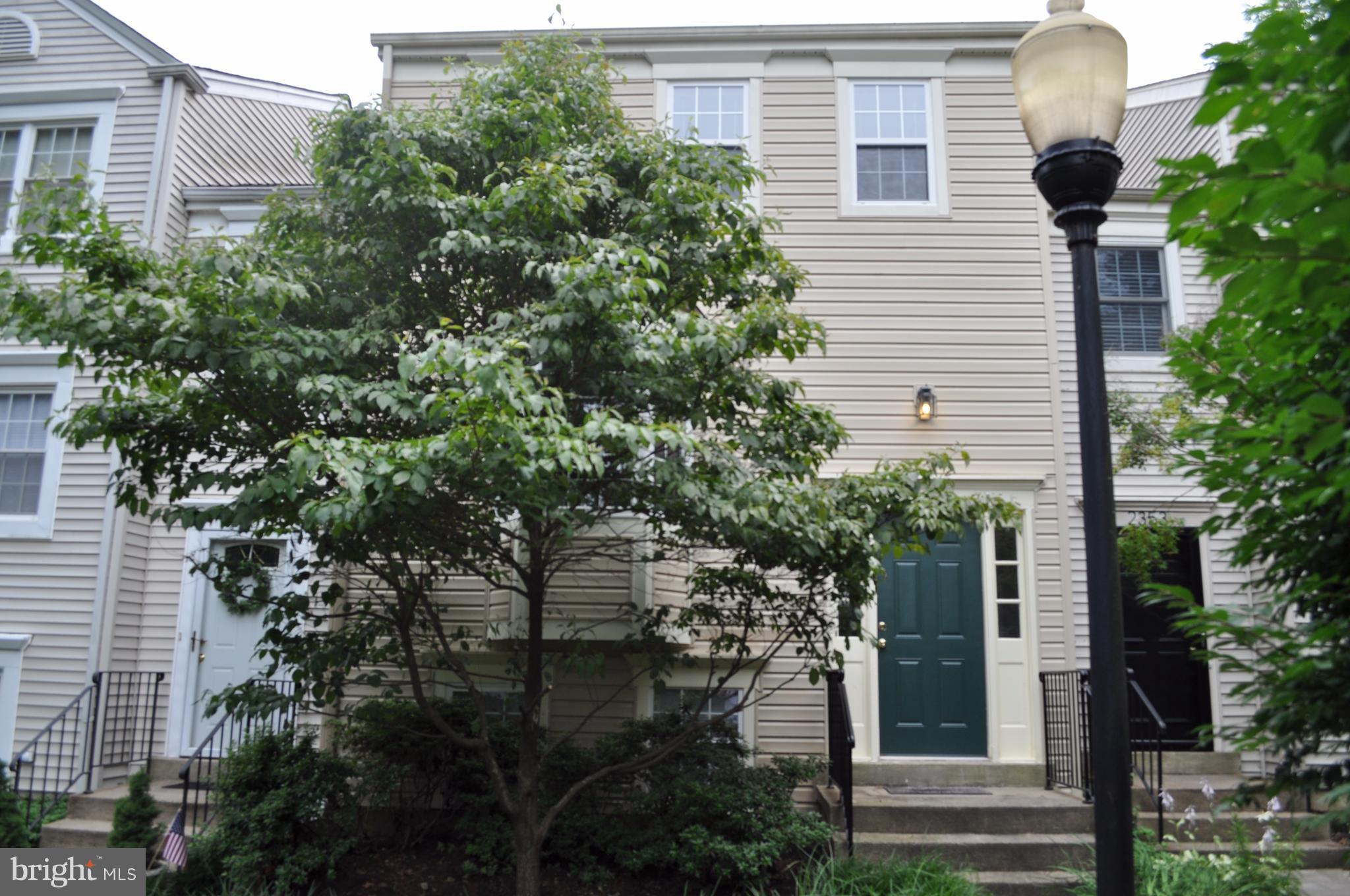 HUNTERS SQUARE - Residential Lease