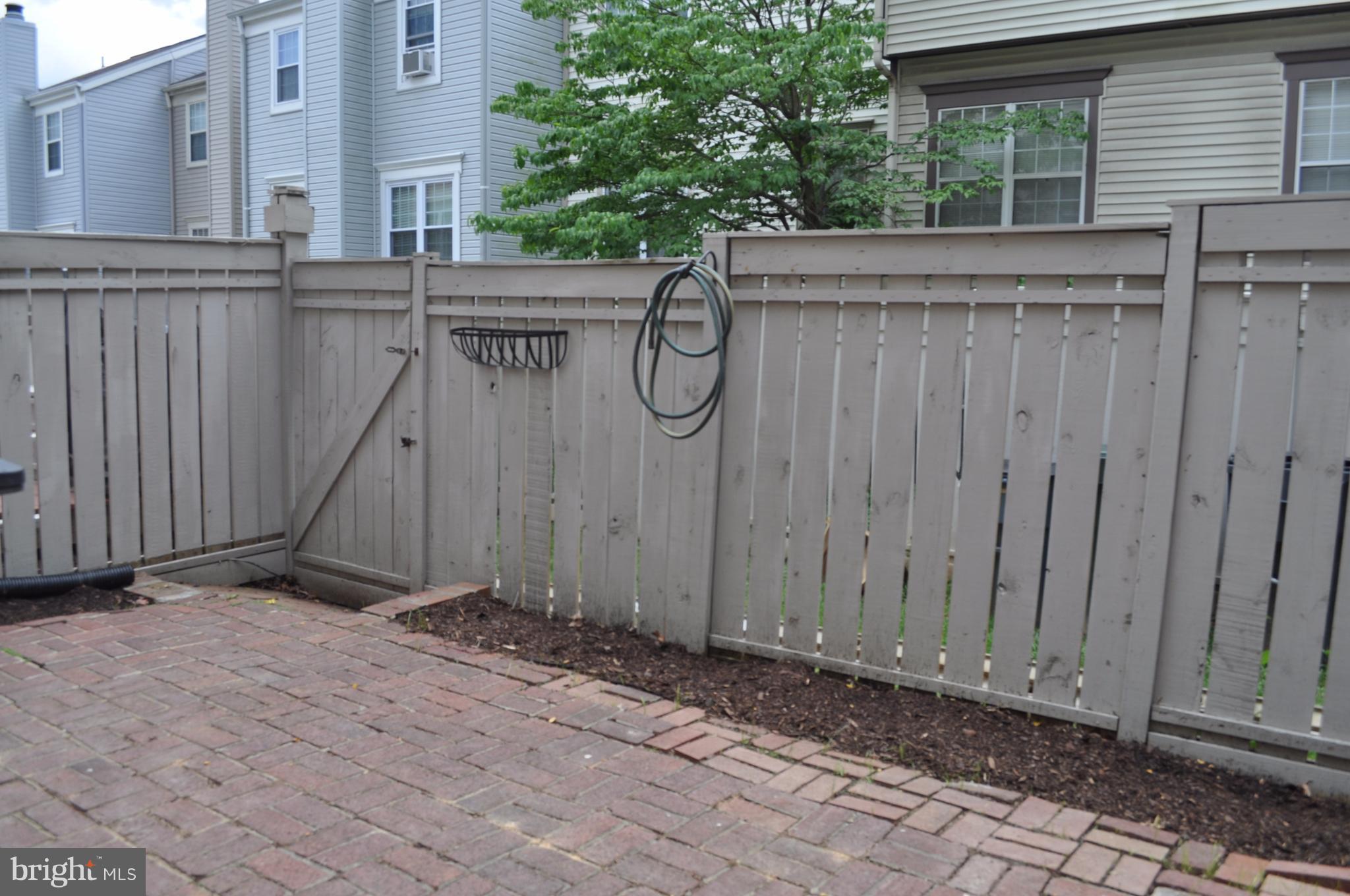 HUNTERS SQUARE - Residential Lease