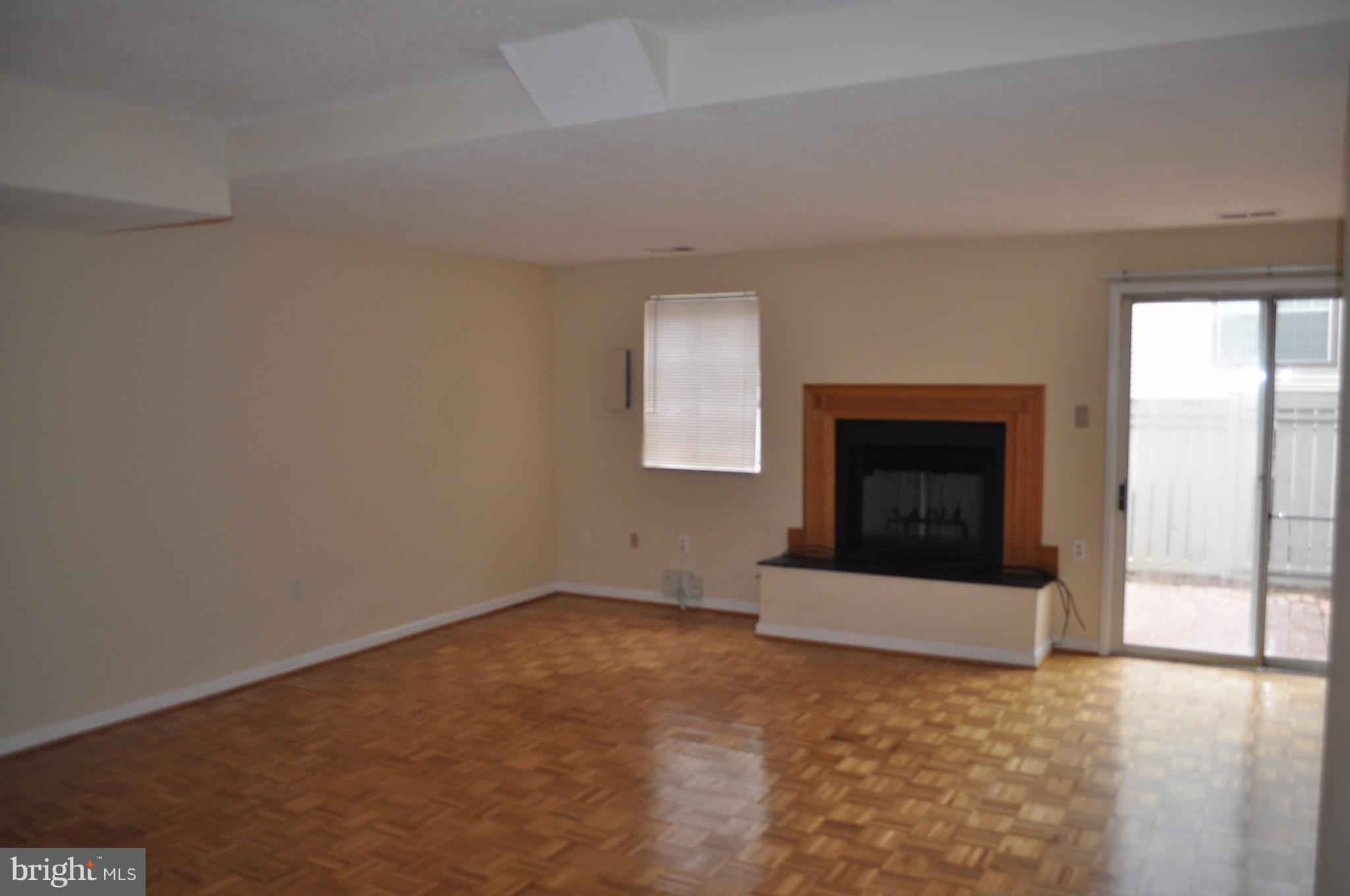 HUNTERS SQUARE - Residential Lease