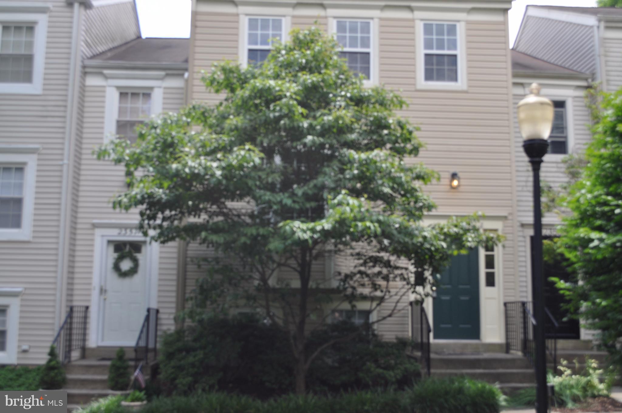 HUNTERS SQUARE - Residential Lease