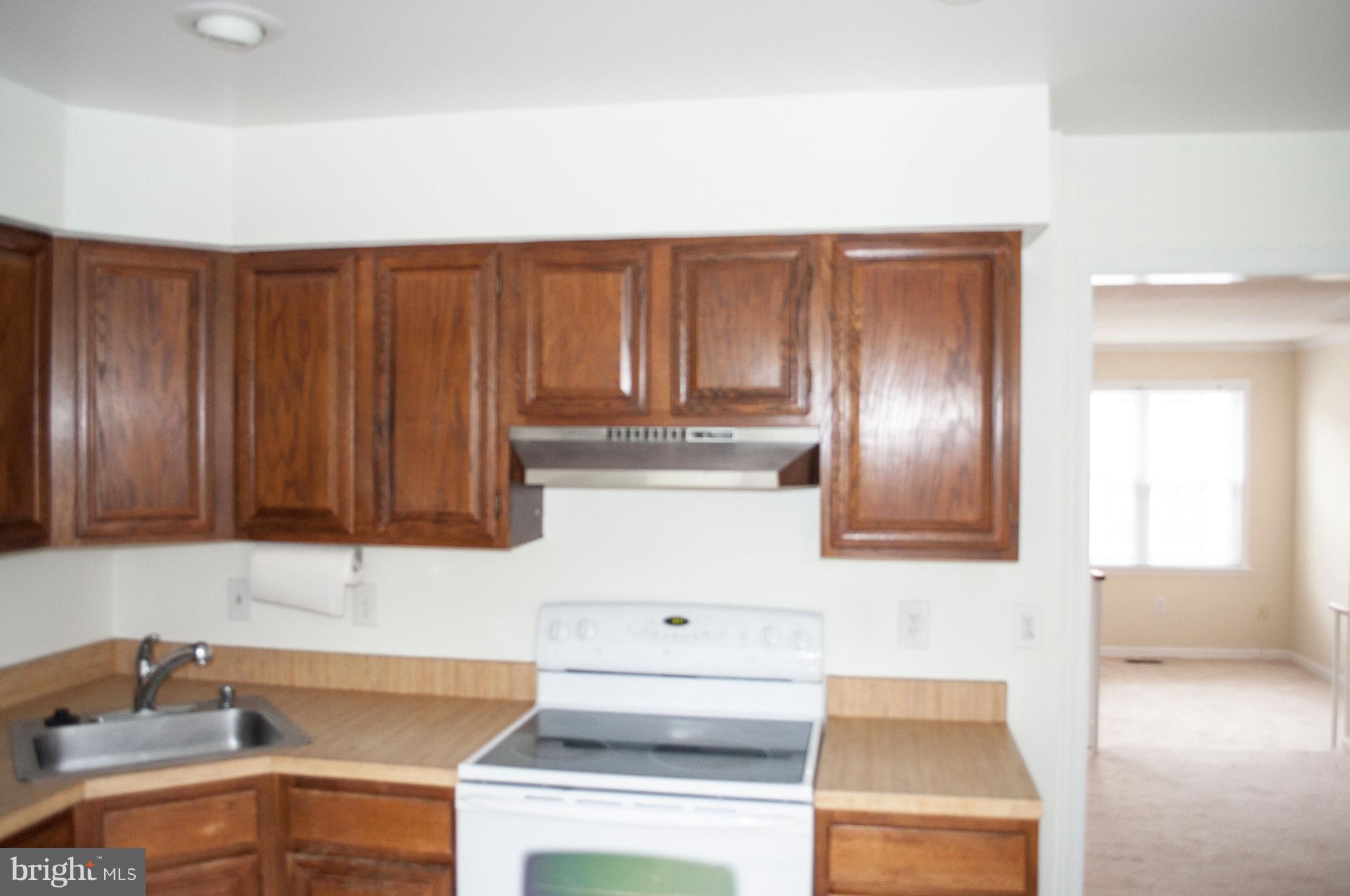 HUNTERS SQUARE - Residential Lease