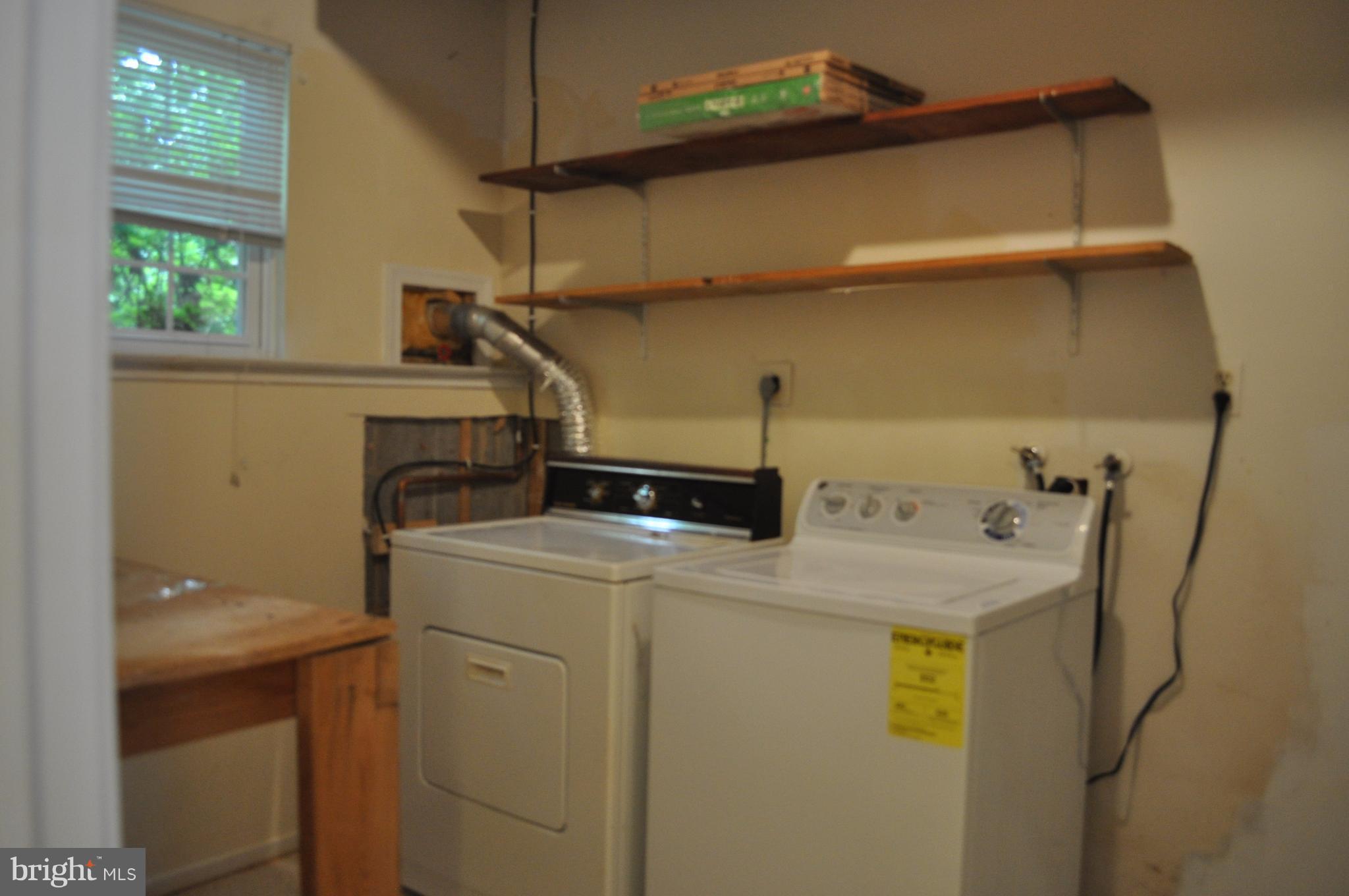 HUNTERS SQUARE - Residential Lease