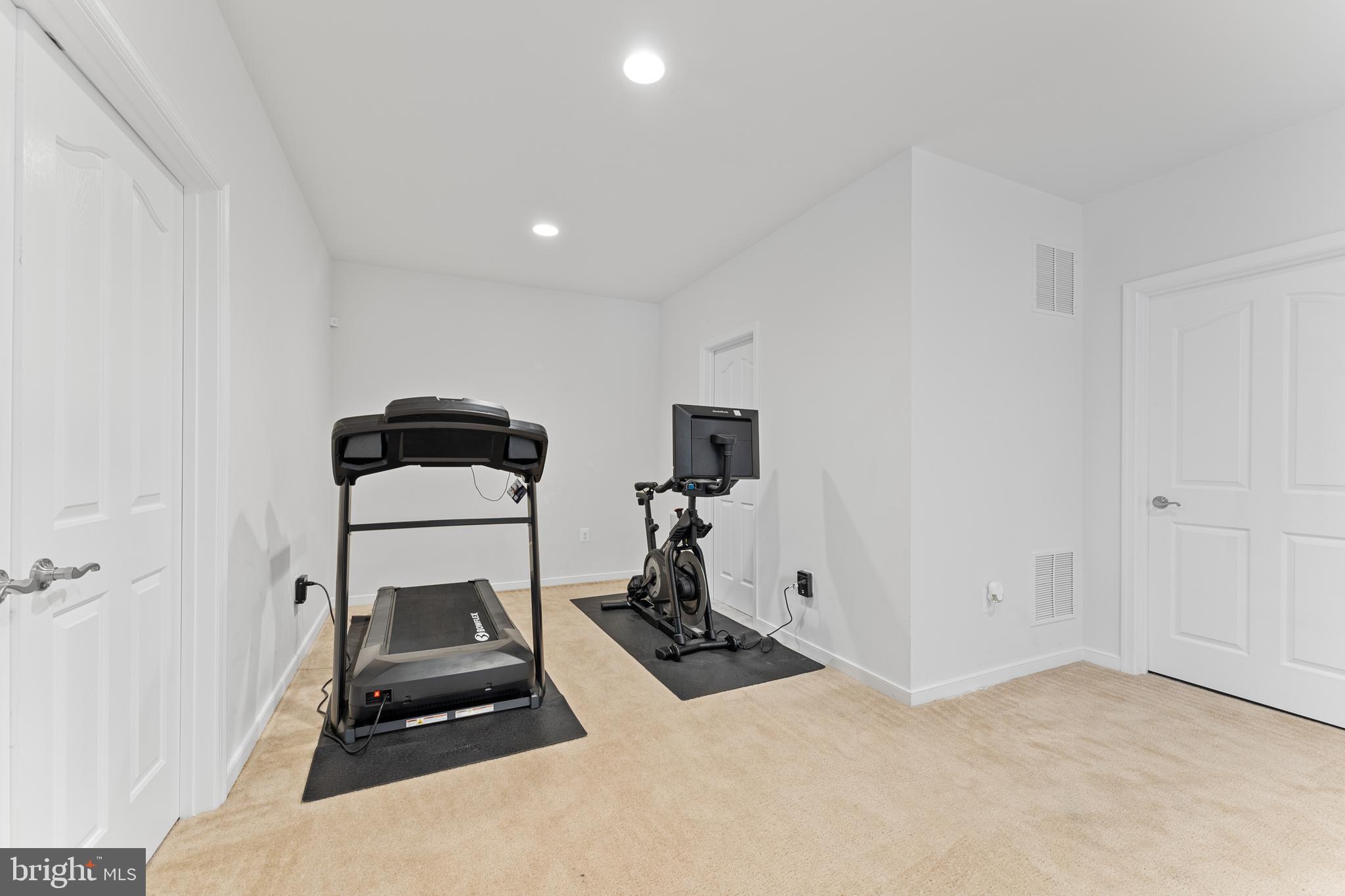 HILLS OF AQUIA - Residential