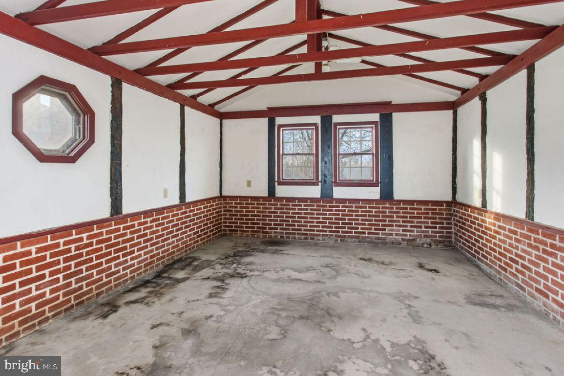 IRISHTOWN - Residential