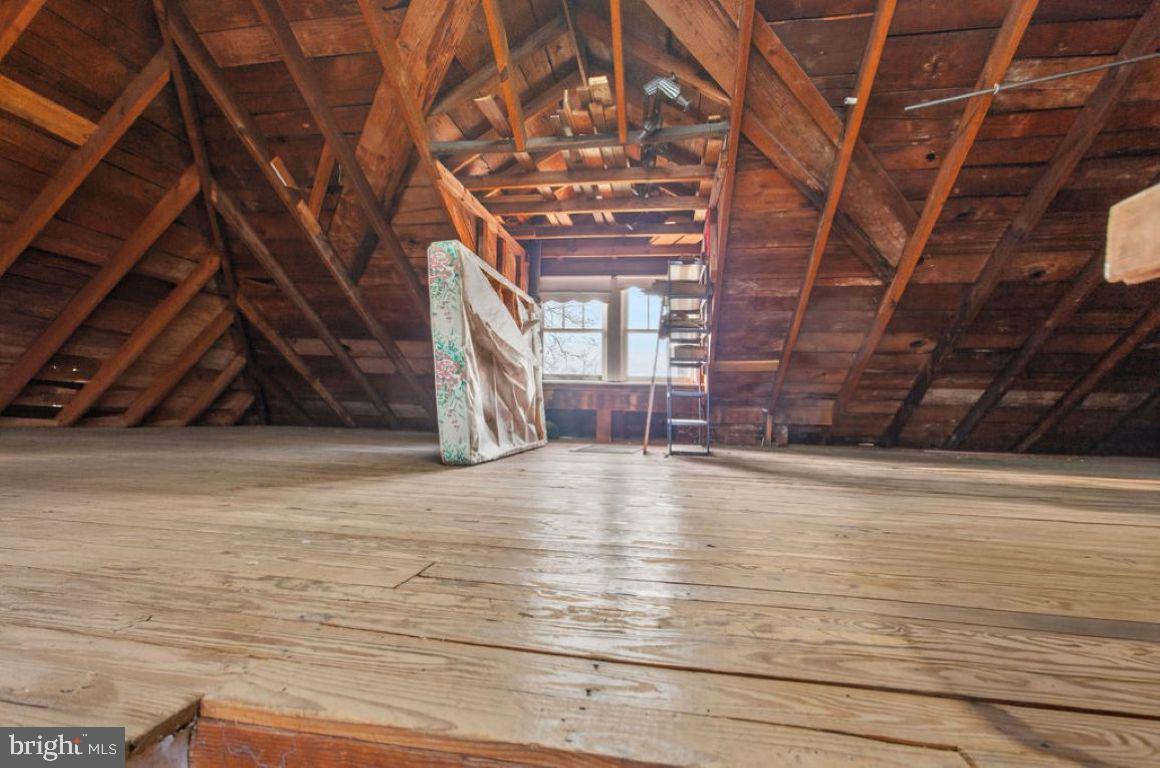 IRISHTOWN - Residential