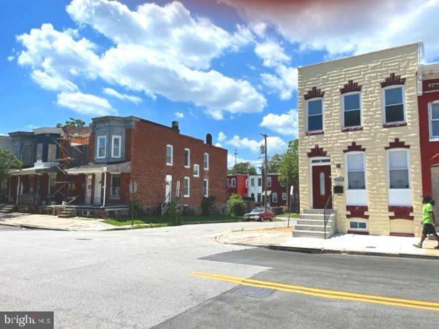 "Short Sale" Price appraised and approved by Lender! Sold "AS IS" Subject to 3rd Party approval. Excellent renovation opportunity in the Coldspring, Homestead, Montebello neighborhood! Bring your creative clients looking for a fixer upper that can see potential sweat equity! This large TH corner unit has great potential in a growing investment community. Rear fenced-in yard with off street parking and covered front porch. Close to shopping, downtown, Farmers Market, Montebello Lake and MORE!