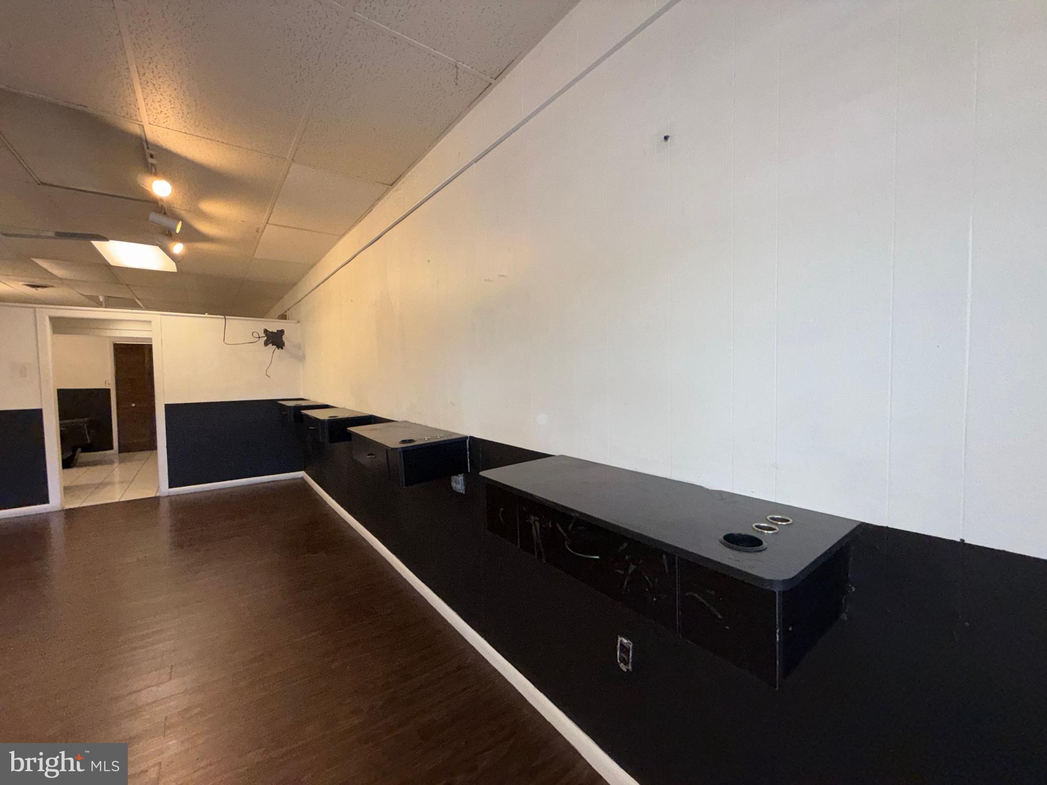 RHAWNHURST - Commercial Lease