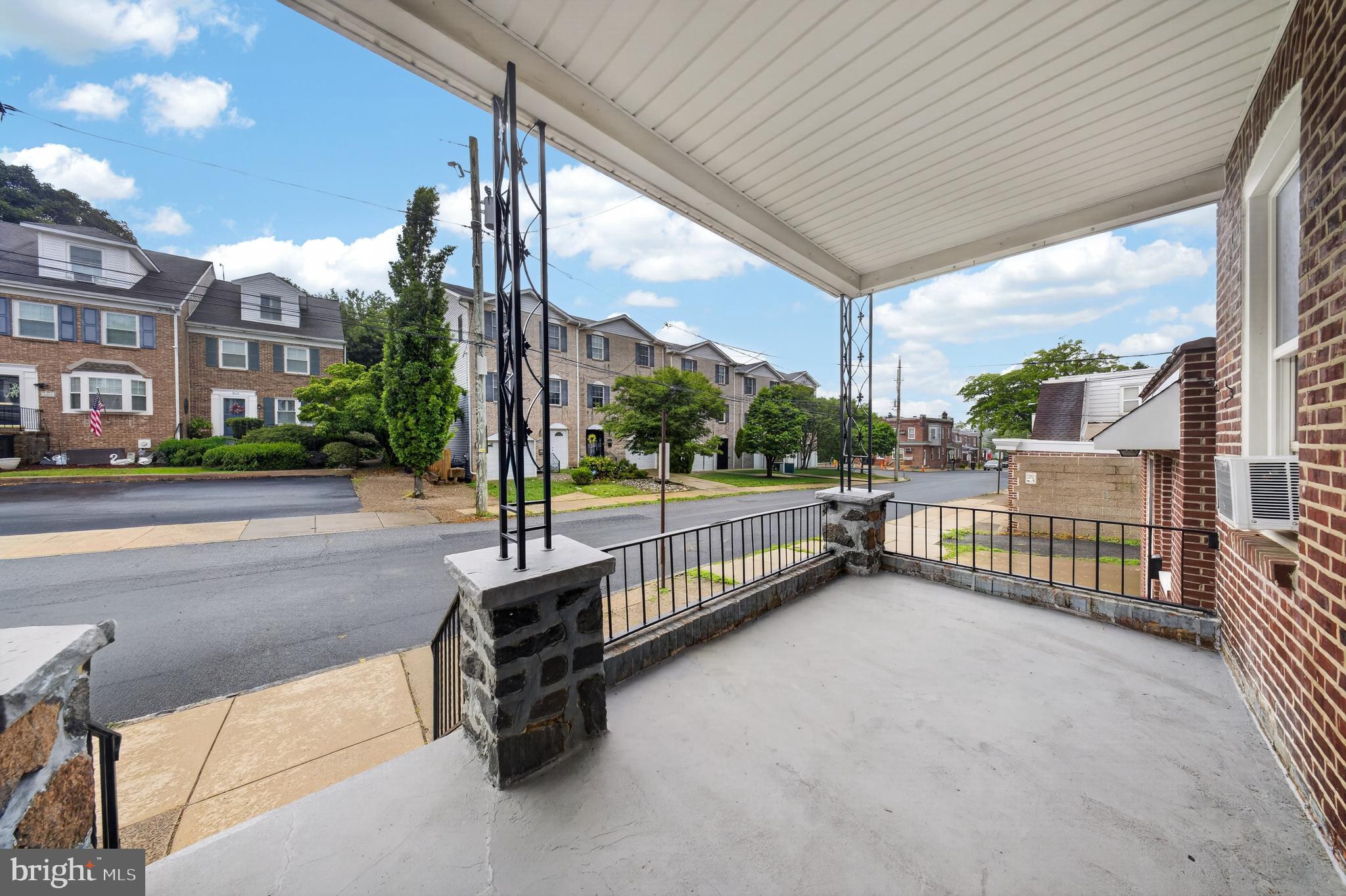 1617 W 9TH STREET