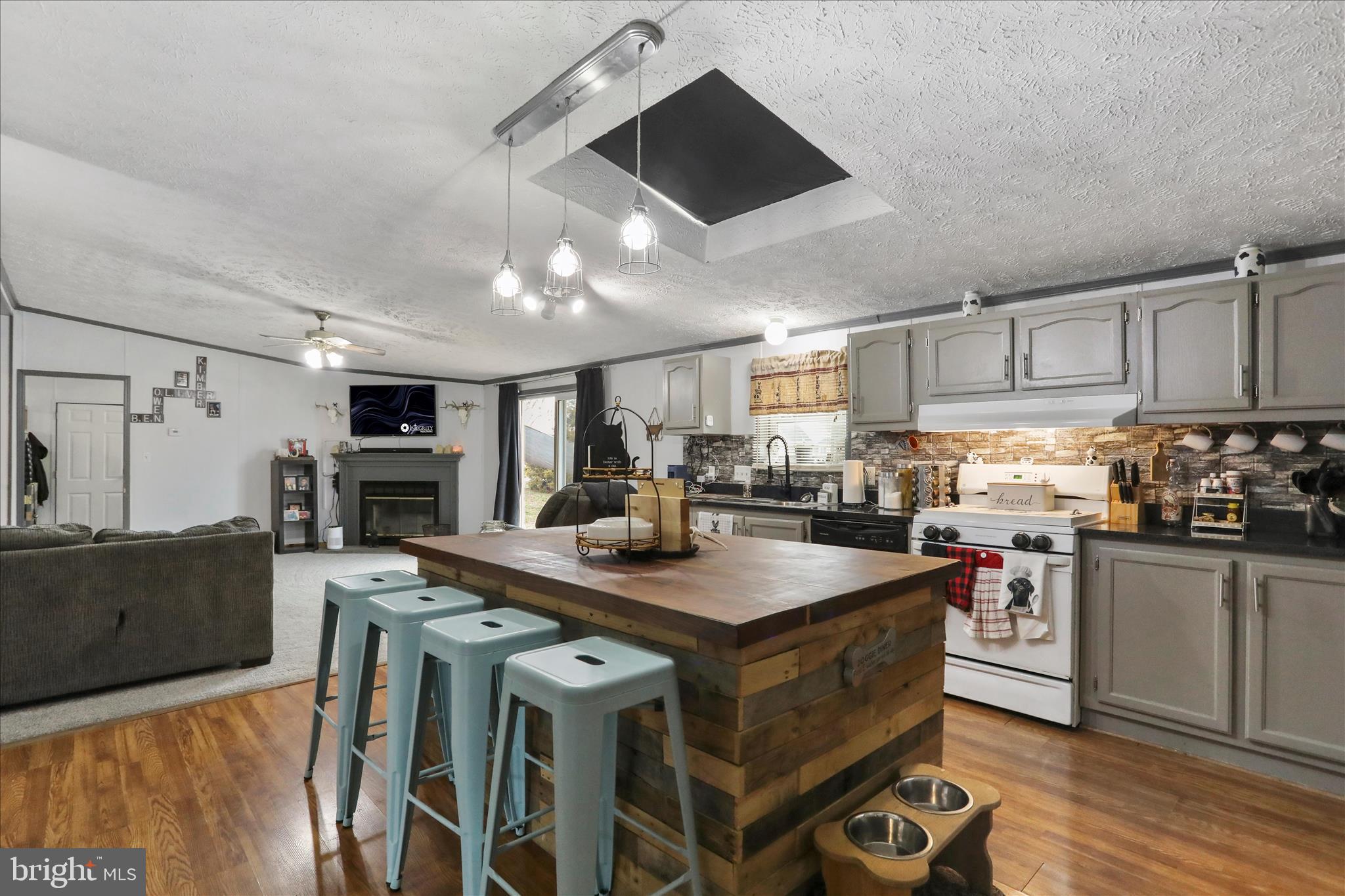 COUNTRYSIDE MOBILE ESTATES - Residential