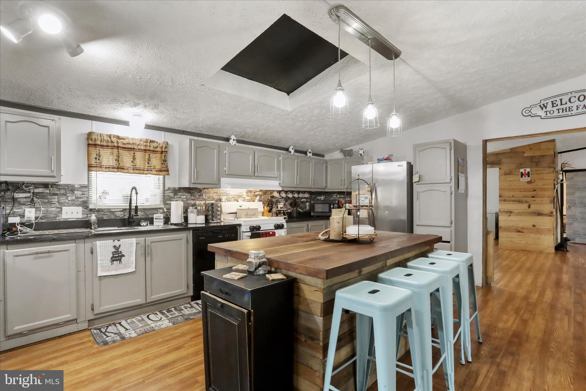 COUNTRYSIDE MOBILE ESTATES - Residential