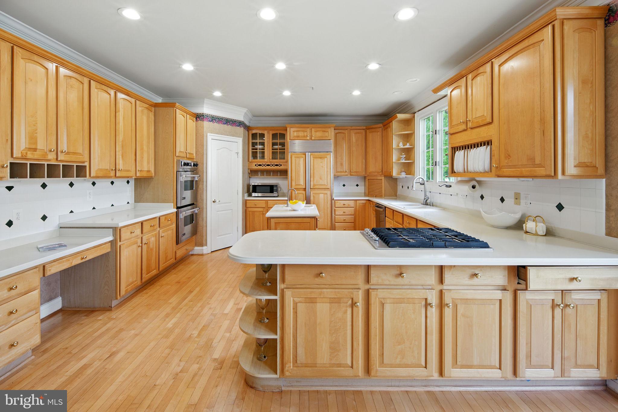 WILDWOOD MANOR - Residential