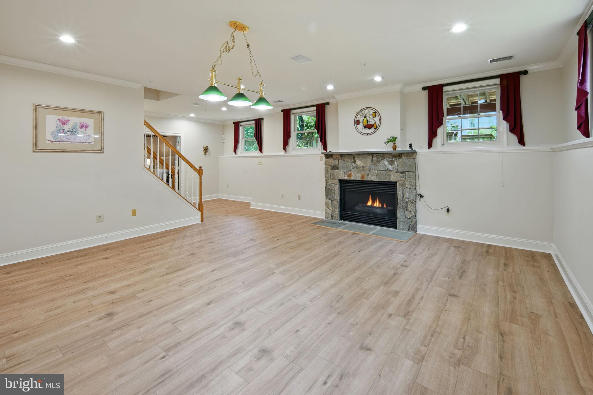 WILDWOOD MANOR - Residential
