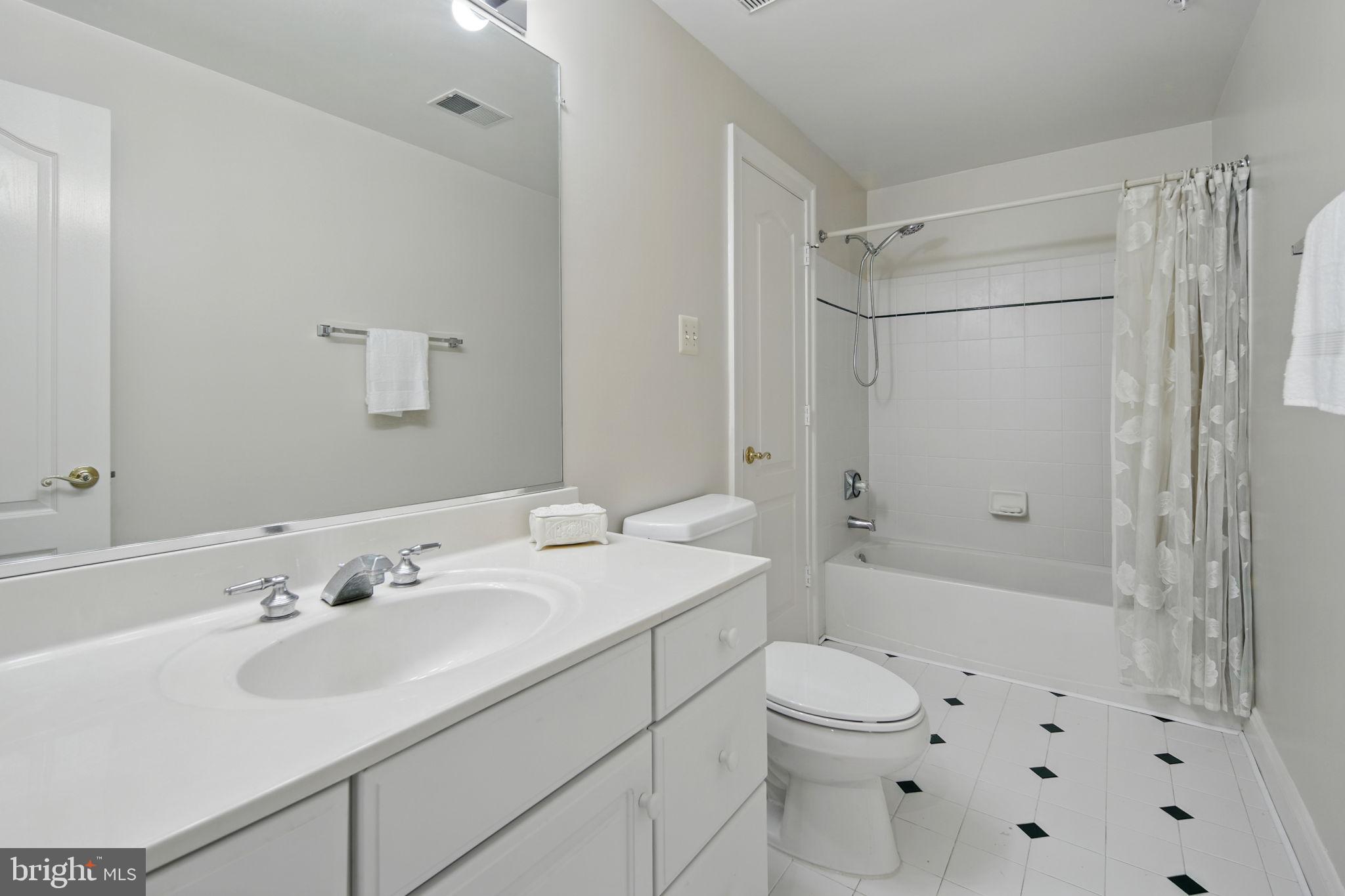 WILDWOOD MANOR - Residential