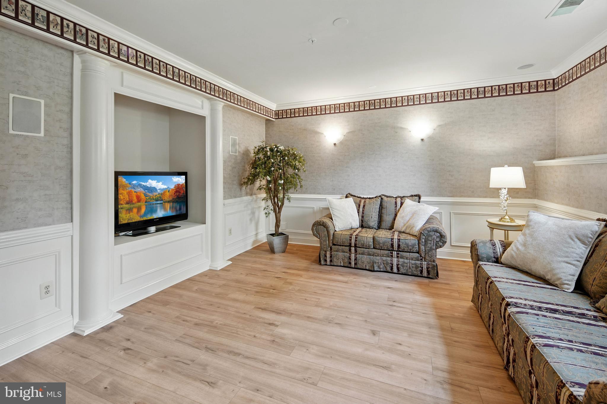 WILDWOOD MANOR - Residential