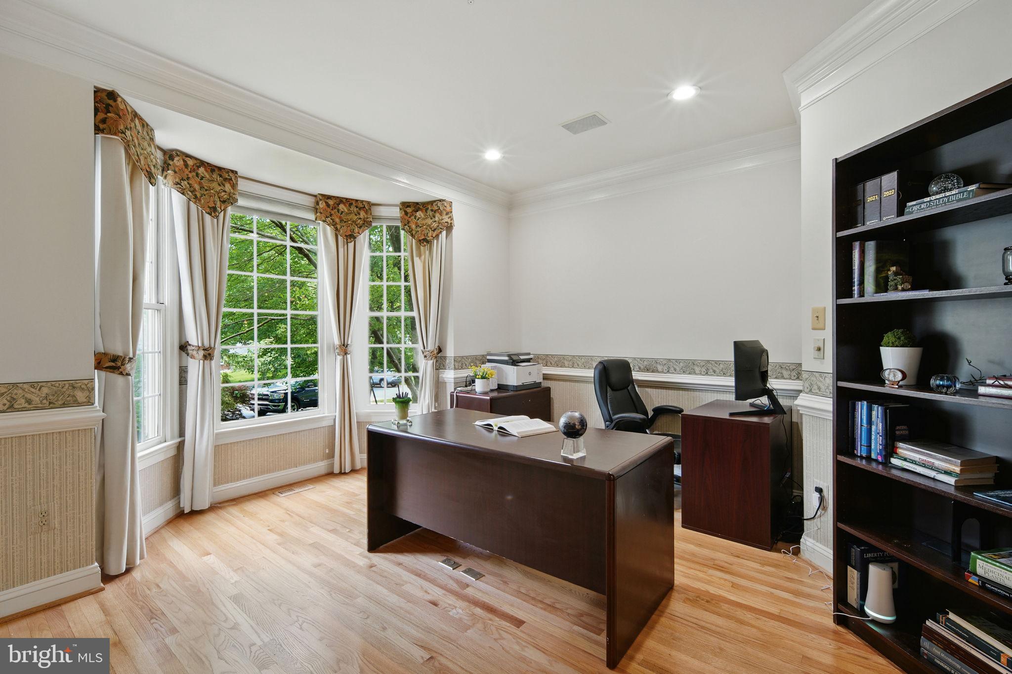 WILDWOOD MANOR - Residential