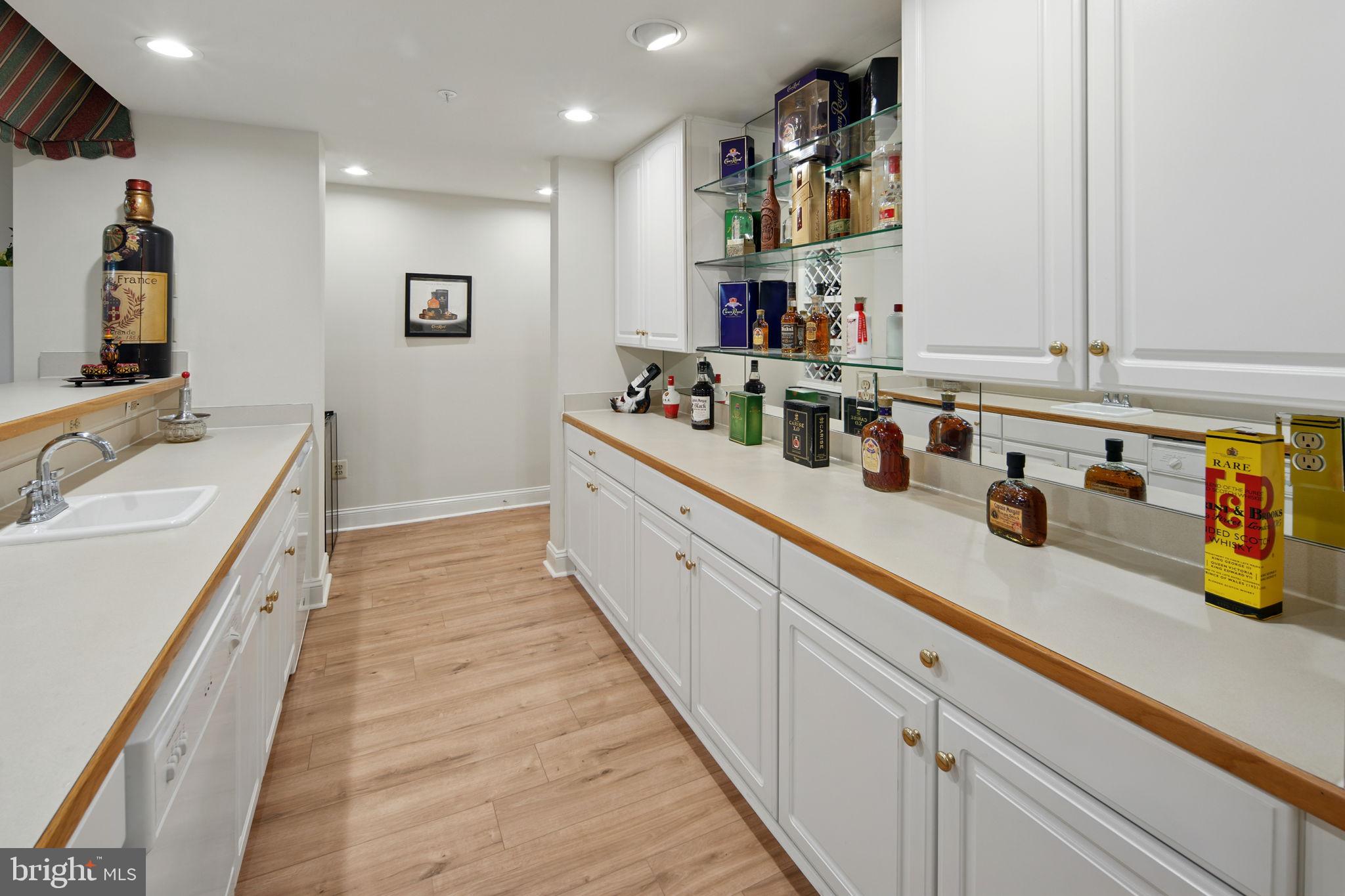 WILDWOOD MANOR - Residential