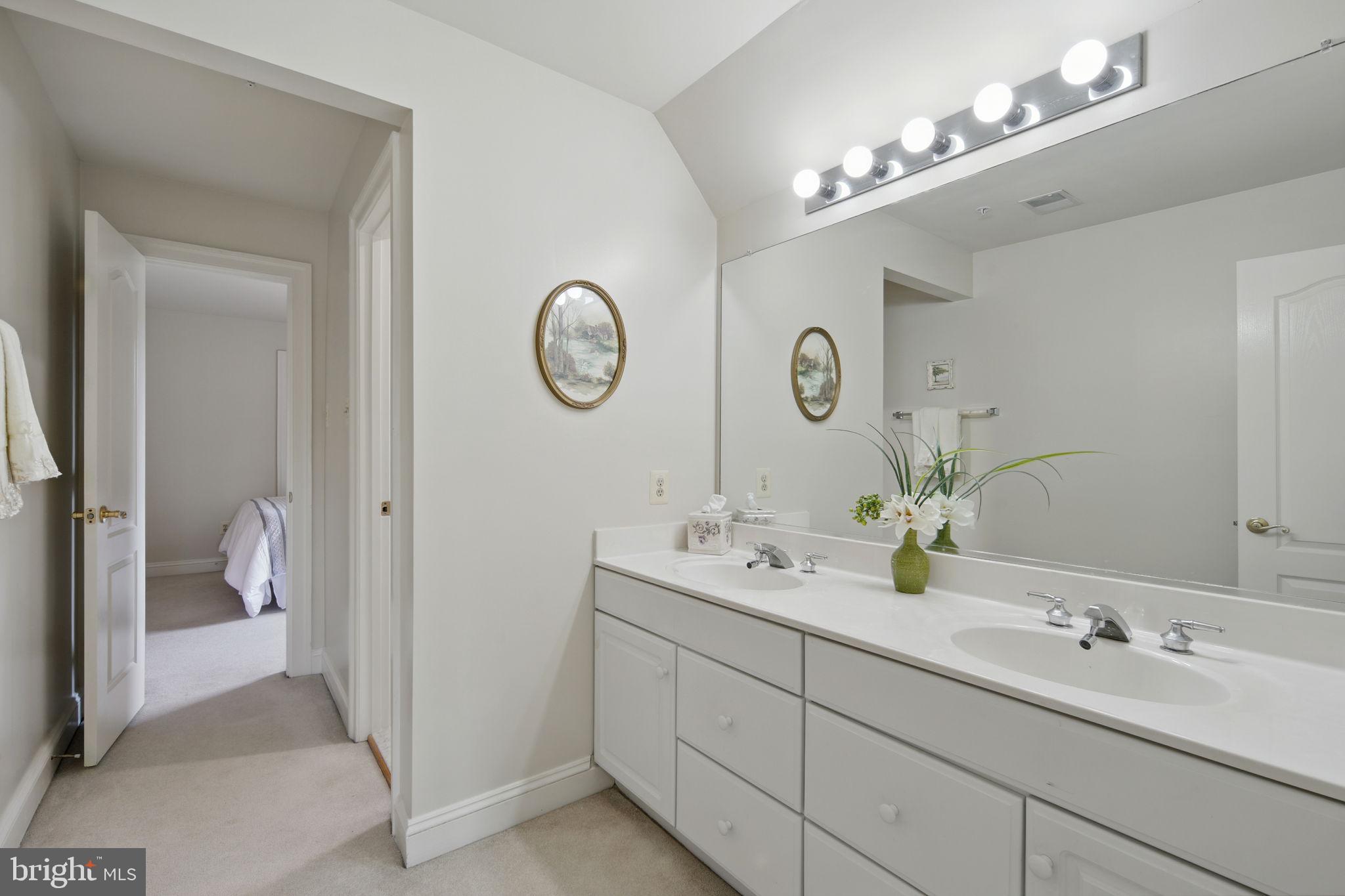 WILDWOOD MANOR - Residential