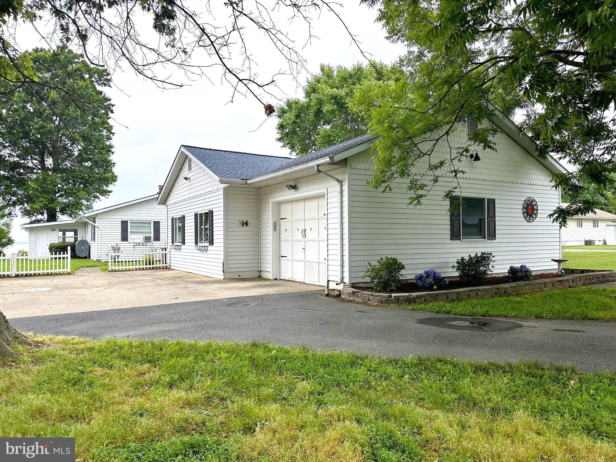 314 BEACHSIDE DRIVE