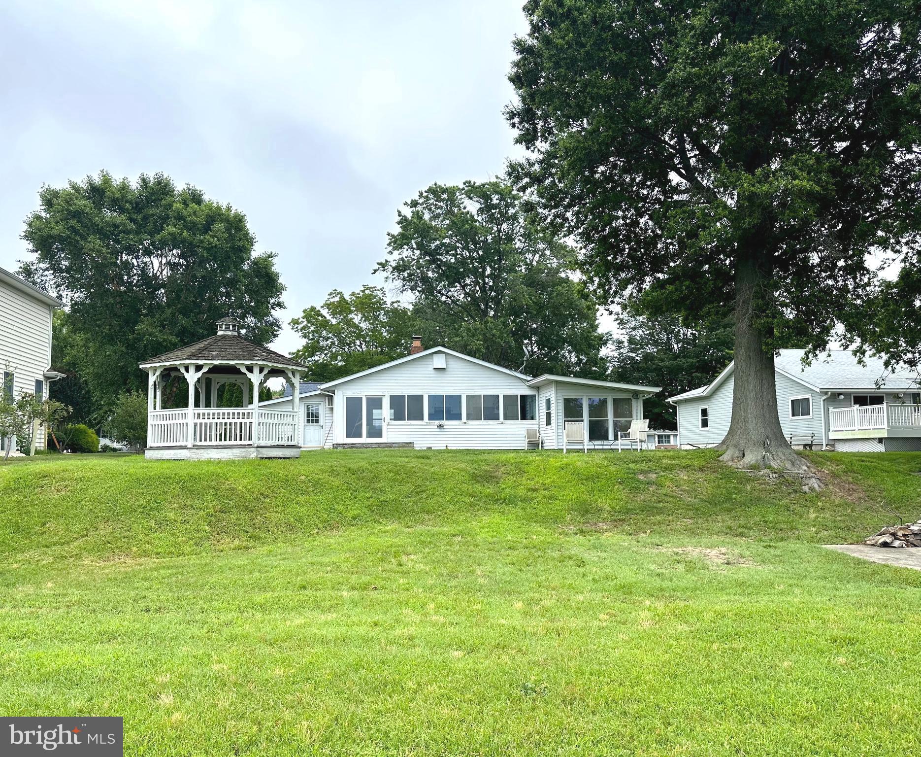 314 BEACHSIDE DRIVE