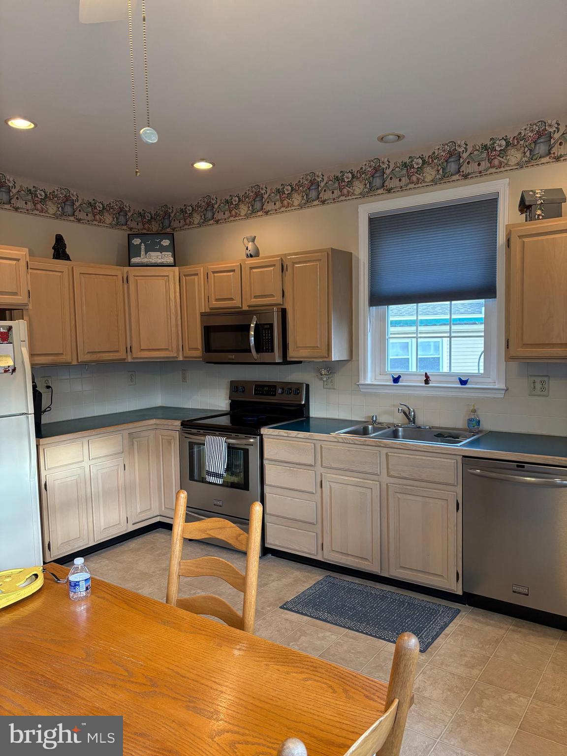 PINECREST - Residential