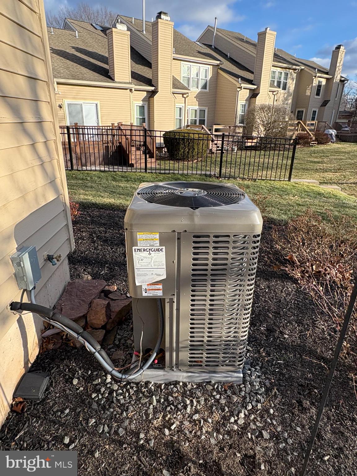 PINECREST - Residential