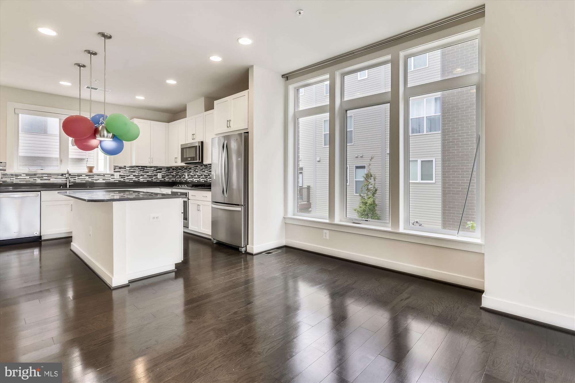 8060 RED HOOK STREET