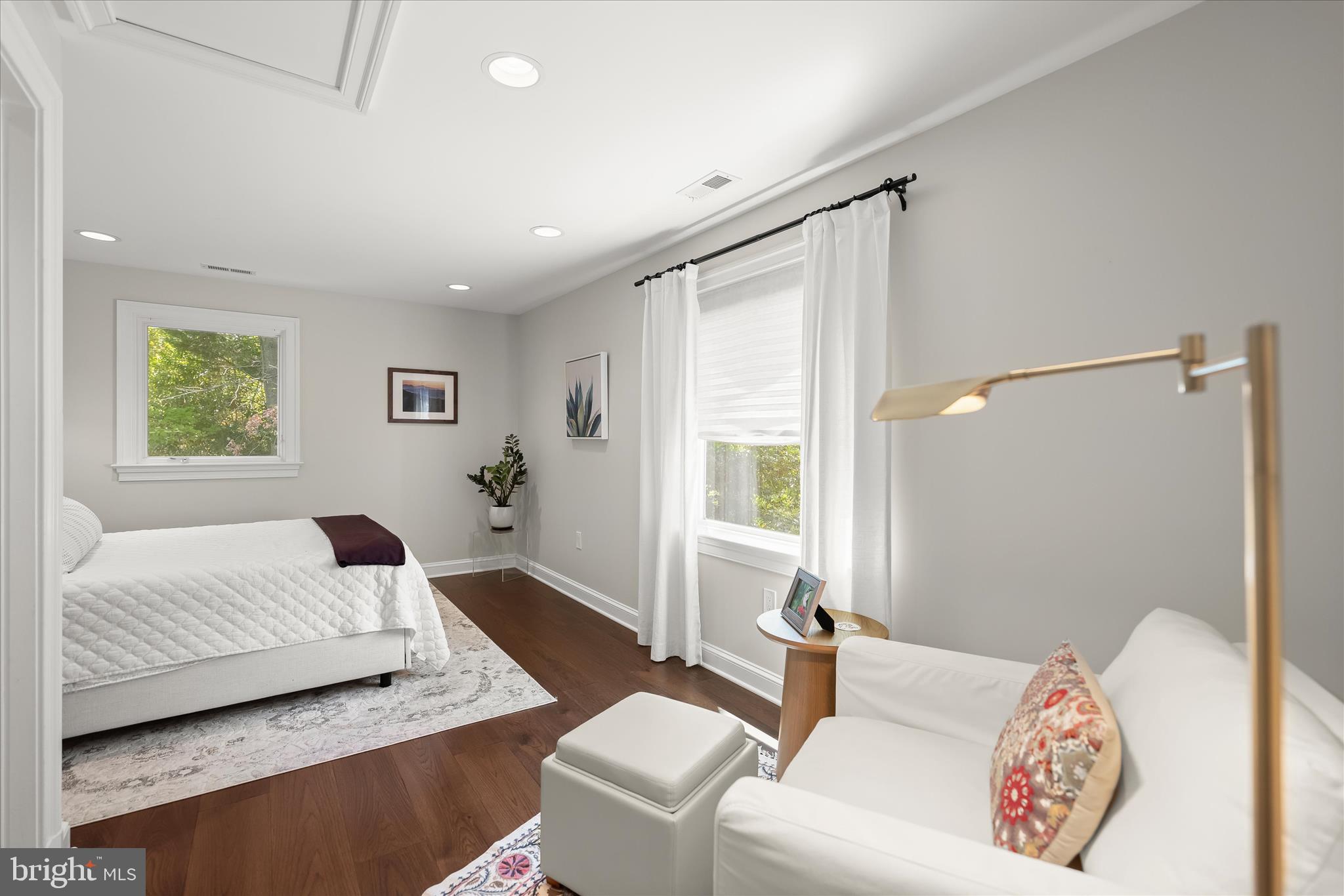 MADISON MANOR - Residential