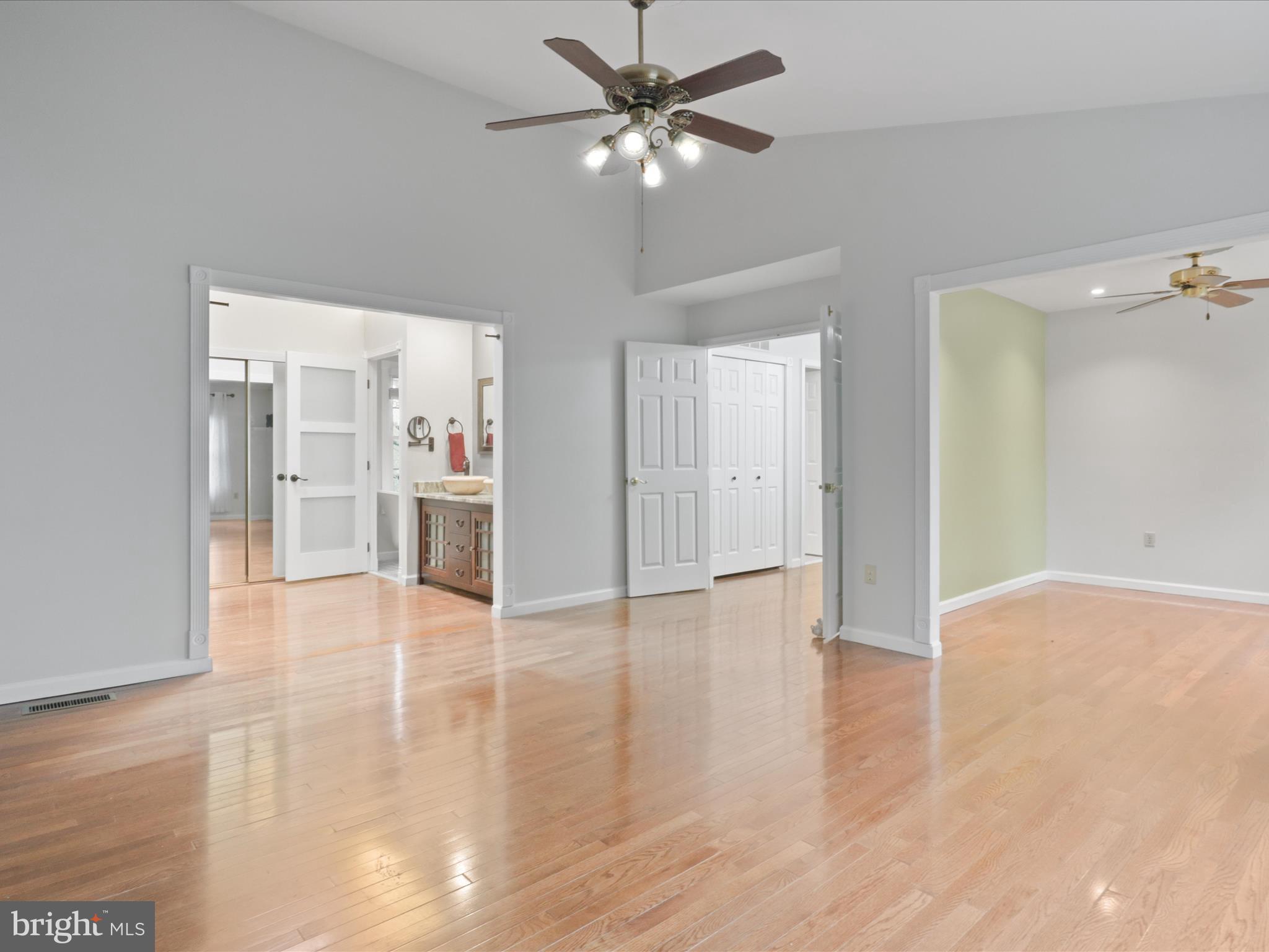 FLOWER HILL - Residential