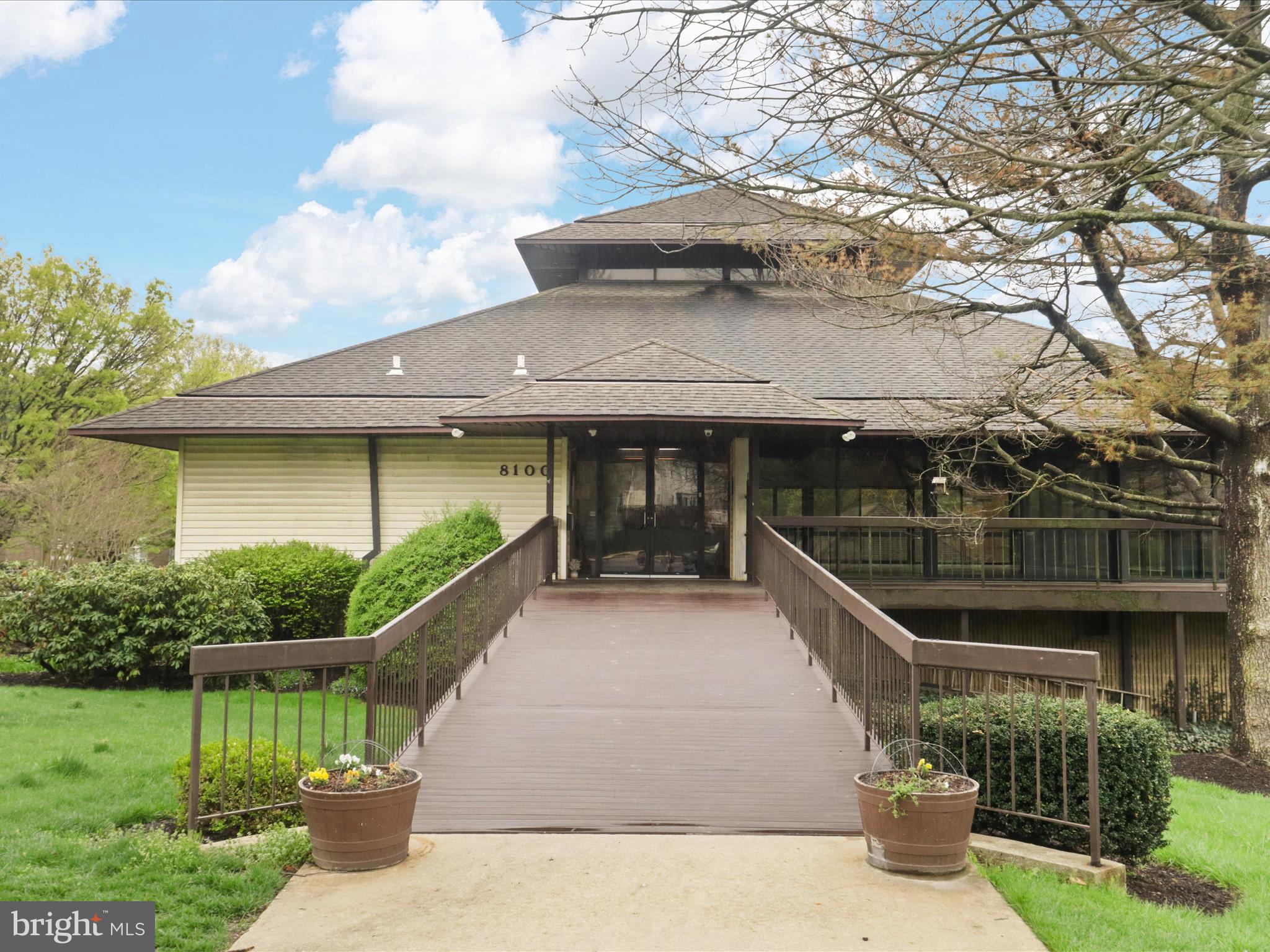 FLOWER HILL - Residential