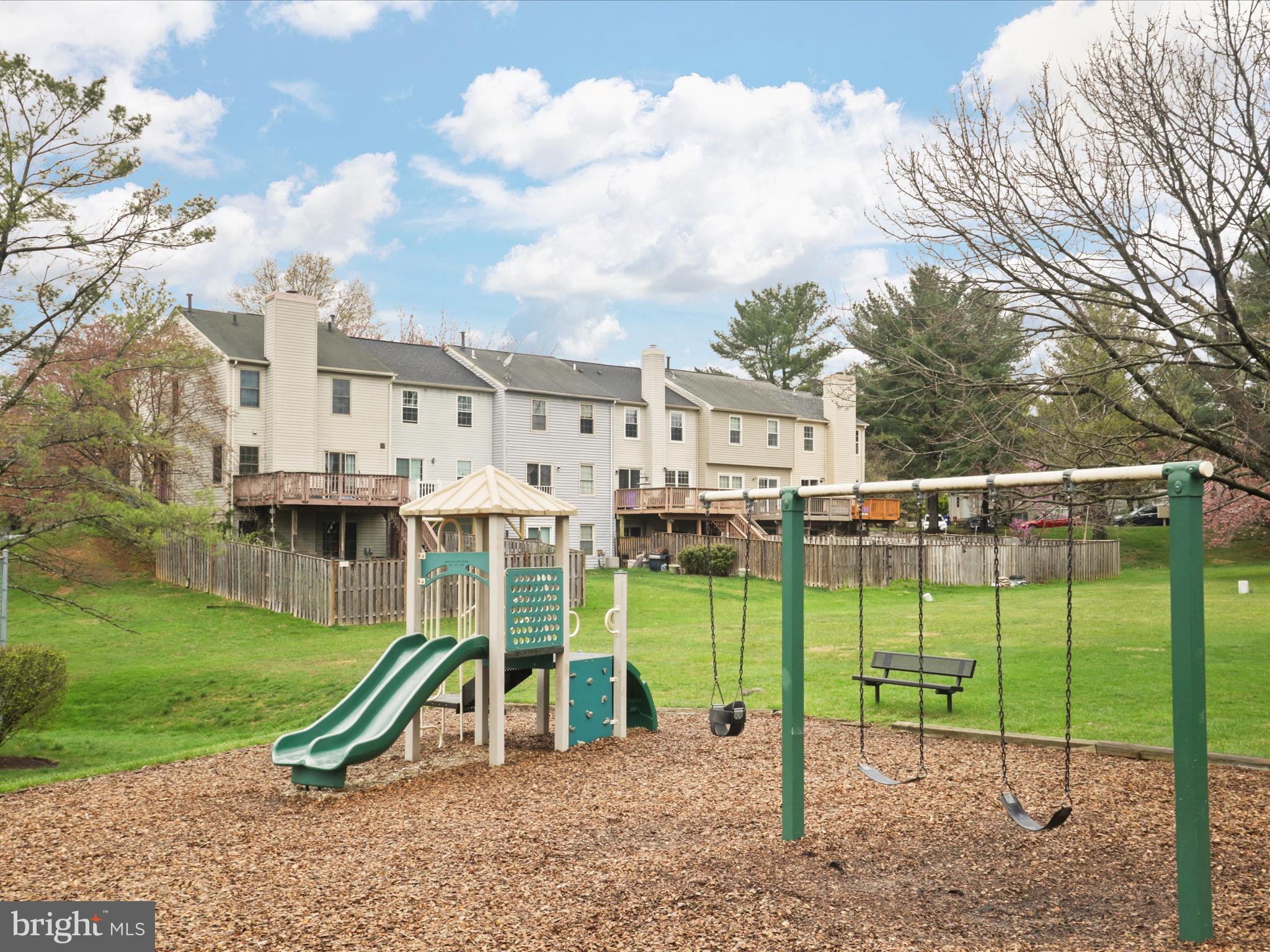 FLOWER HILL - Residential