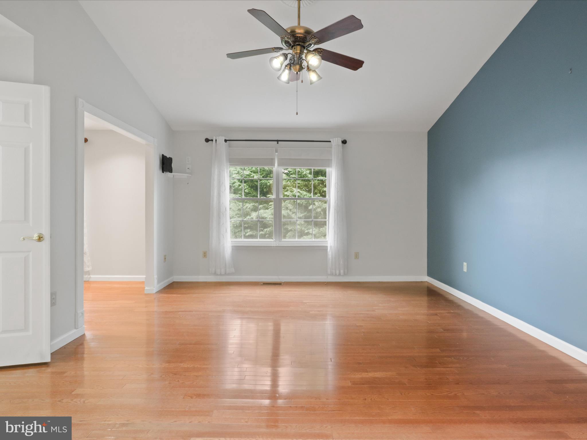 FLOWER HILL - Residential