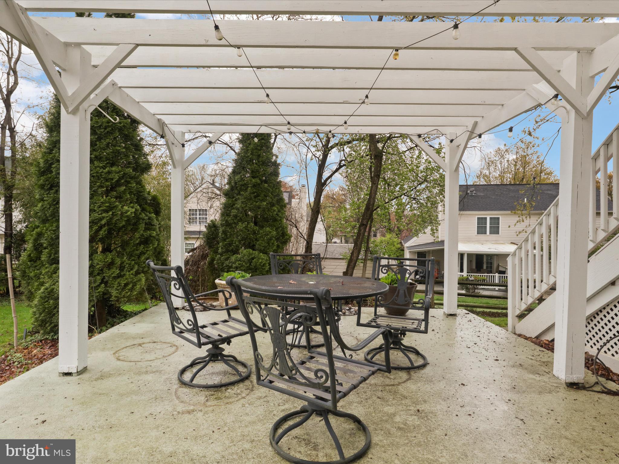 FLOWER HILL - Residential