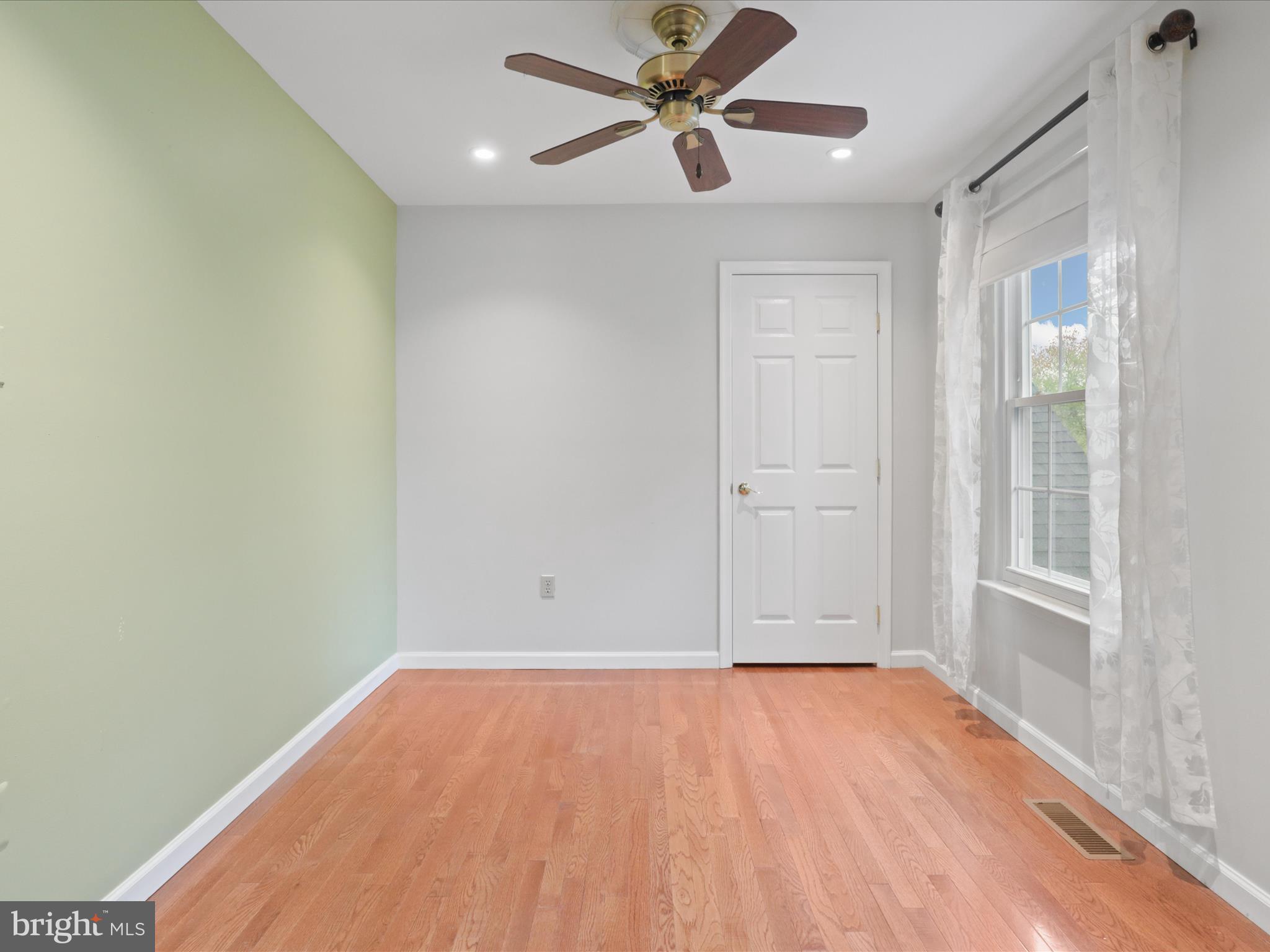 FLOWER HILL - Residential