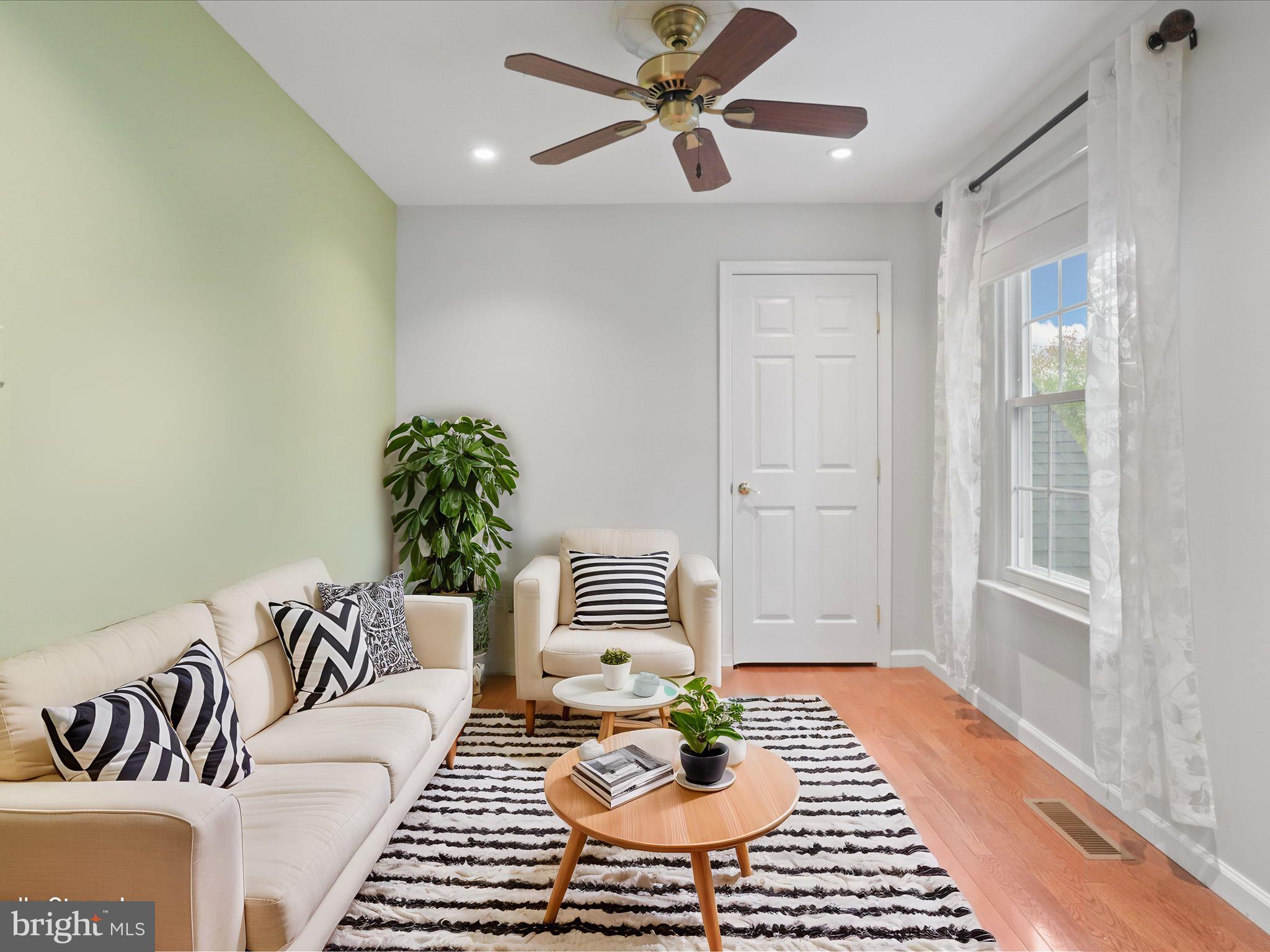 FLOWER HILL - Residential