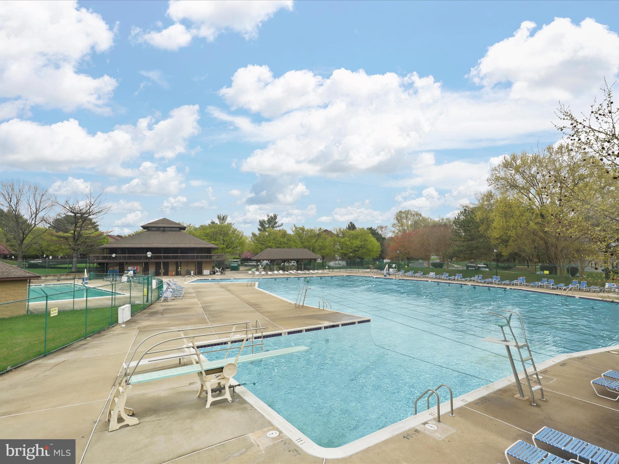 FLOWER HILL - Residential