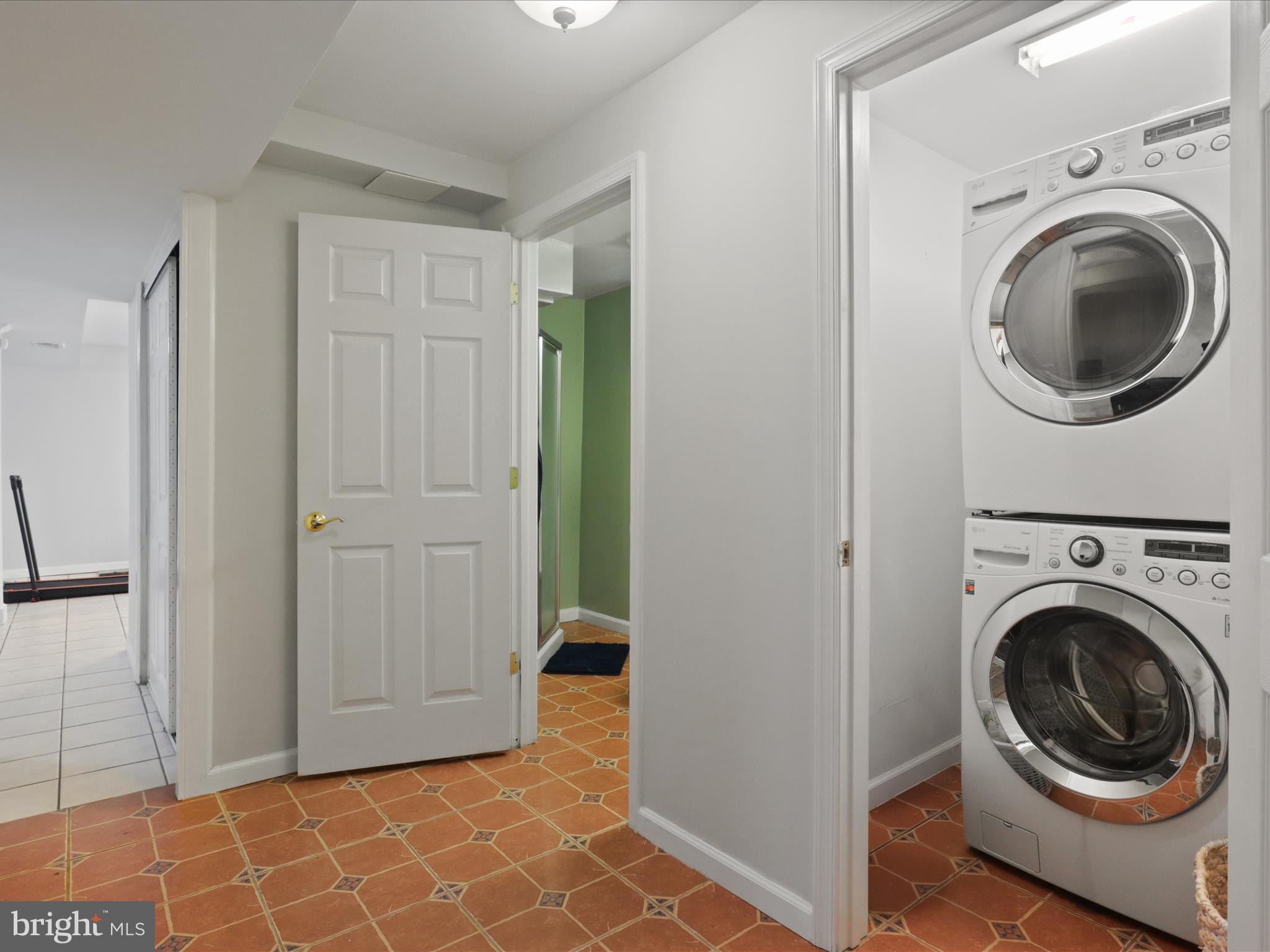 FLOWER HILL - Residential