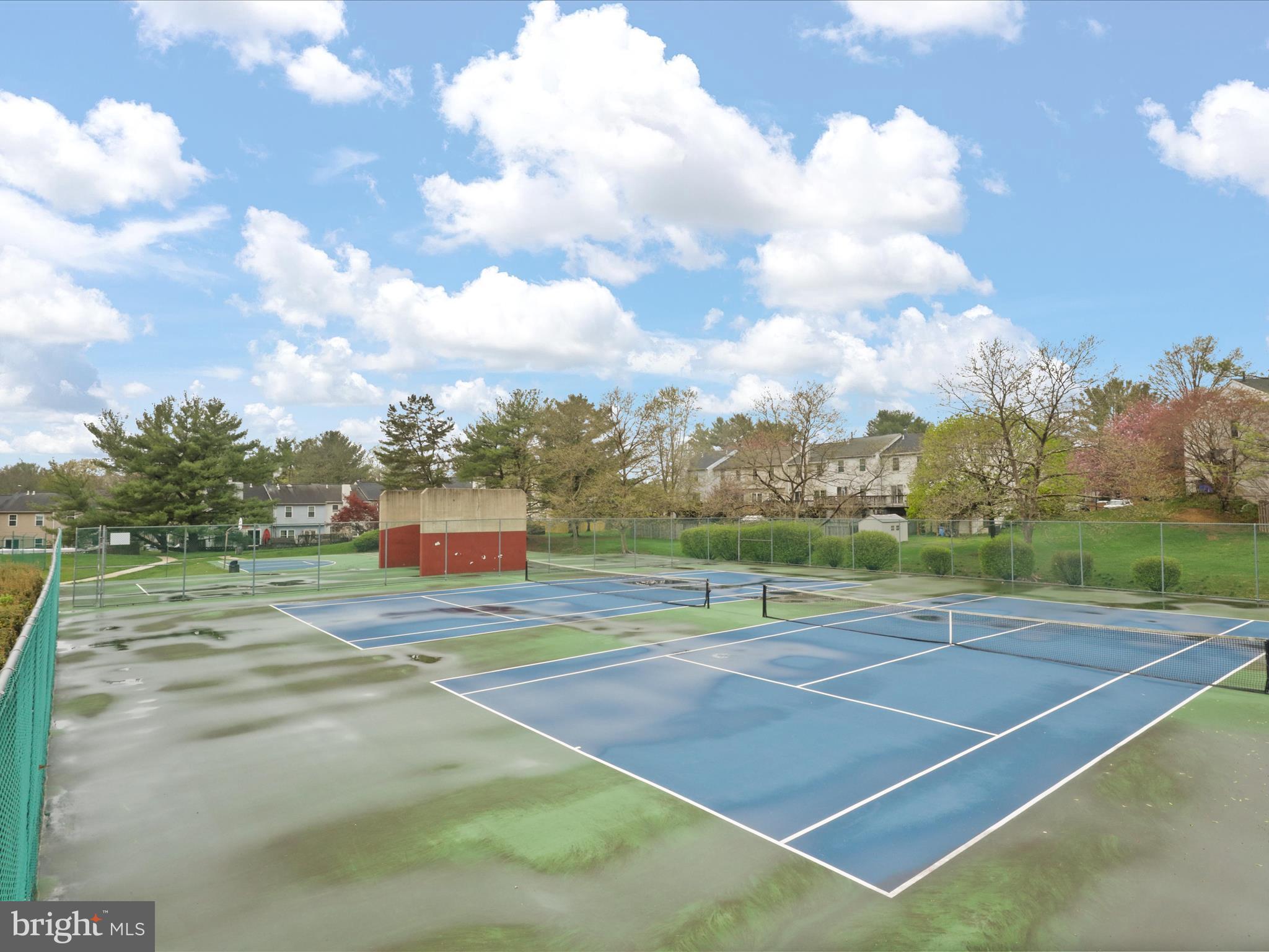 FLOWER HILL - Residential