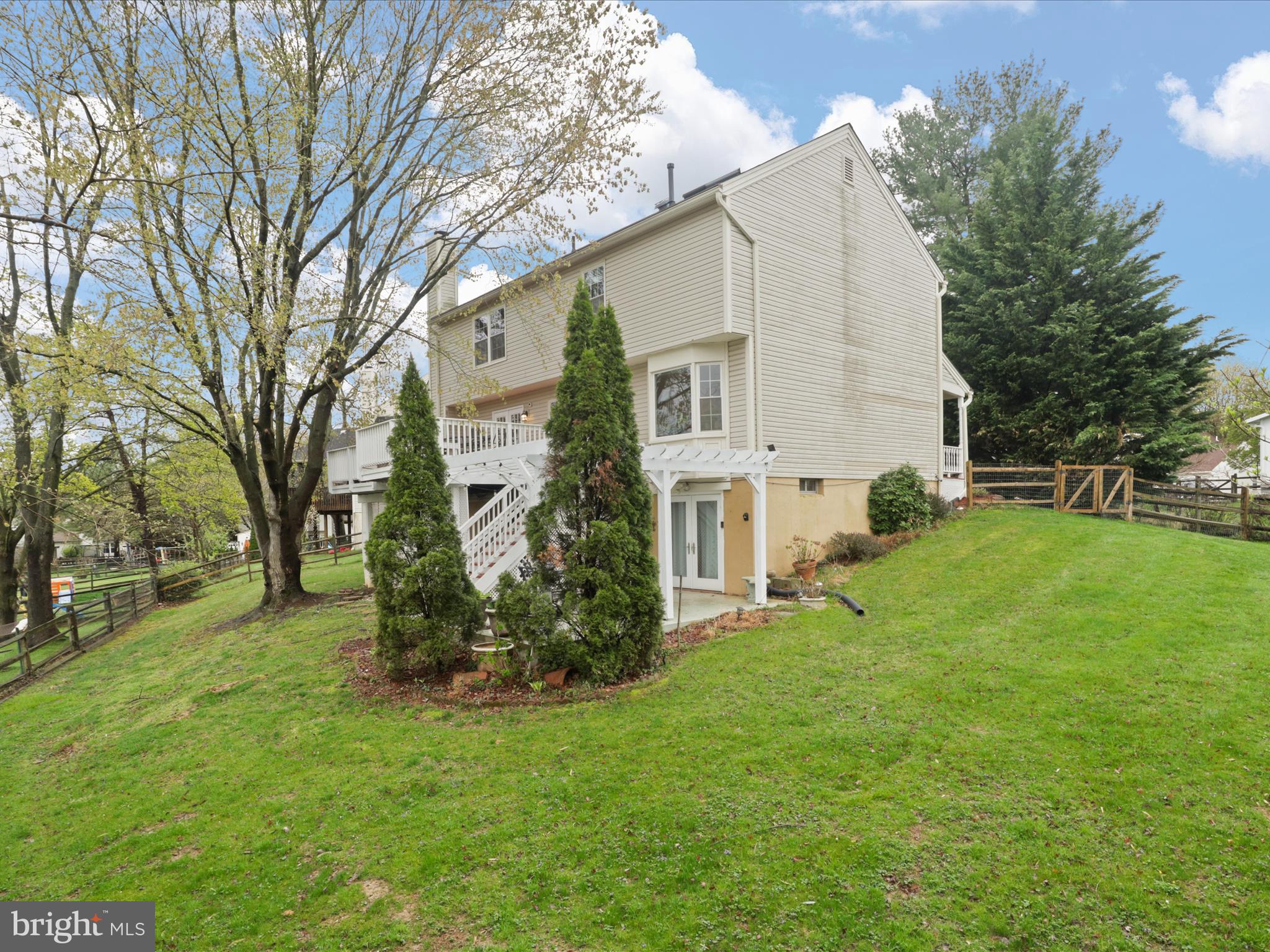 FLOWER HILL - Residential