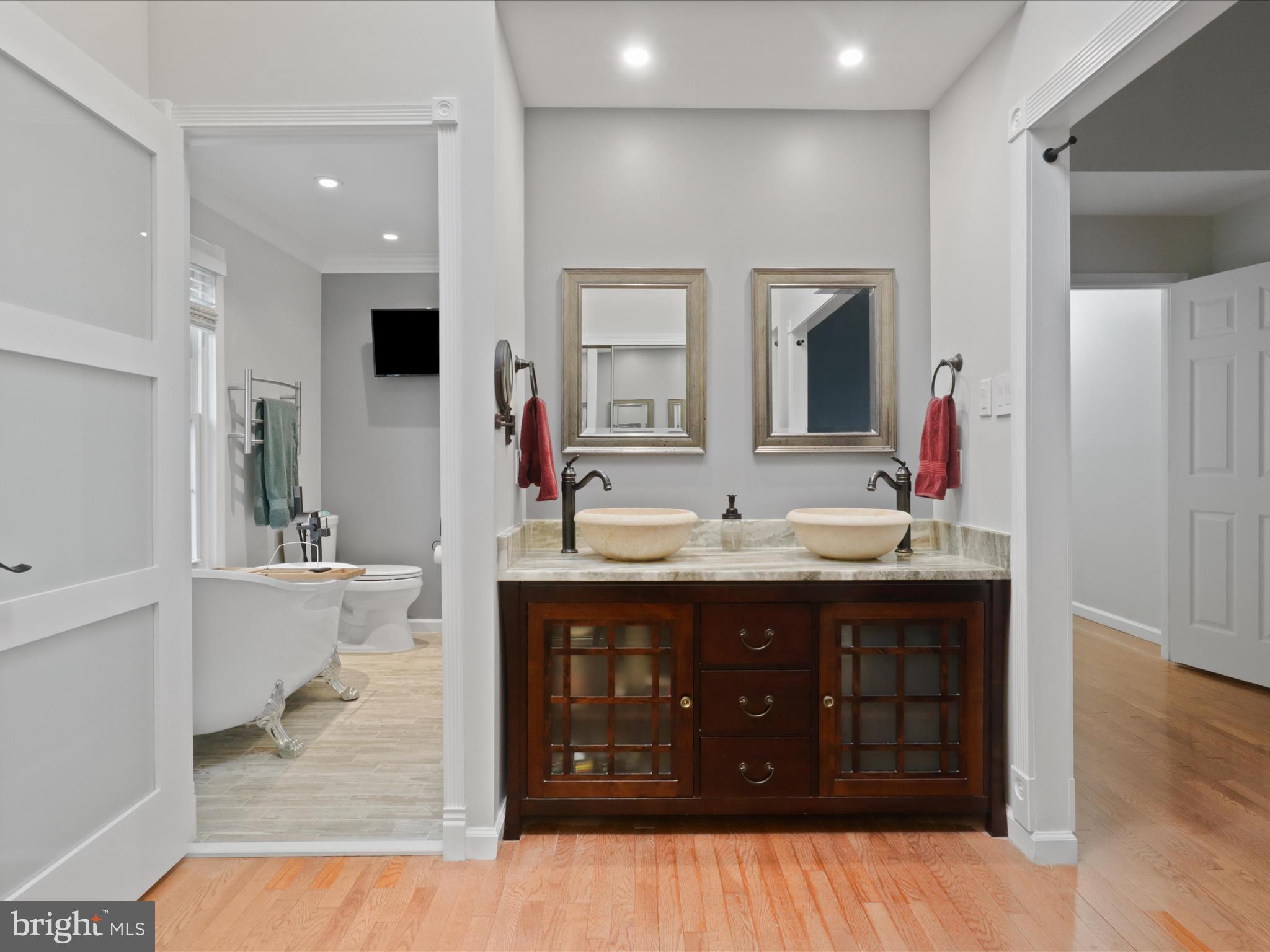 FLOWER HILL - Residential