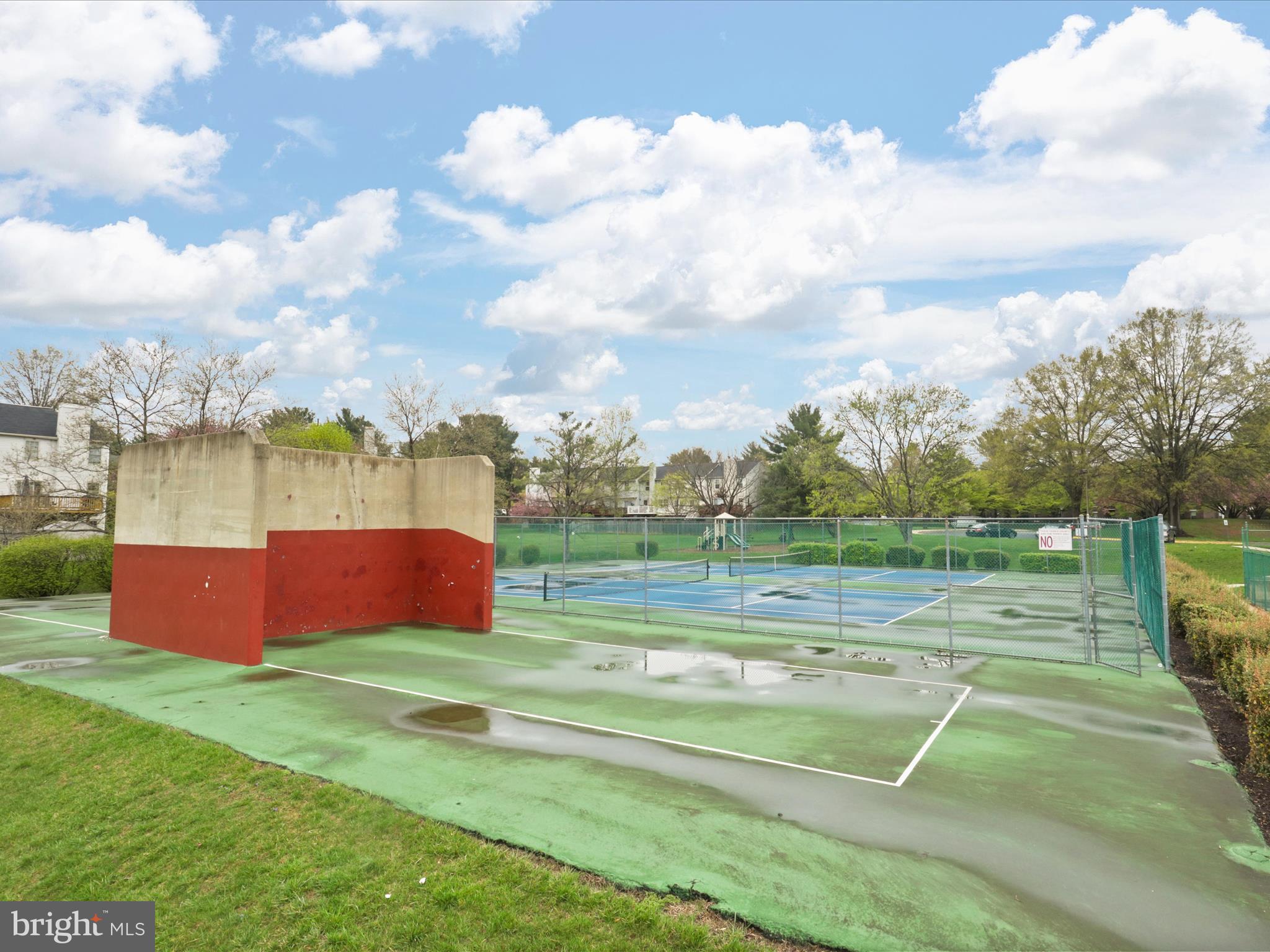 FLOWER HILL - Residential