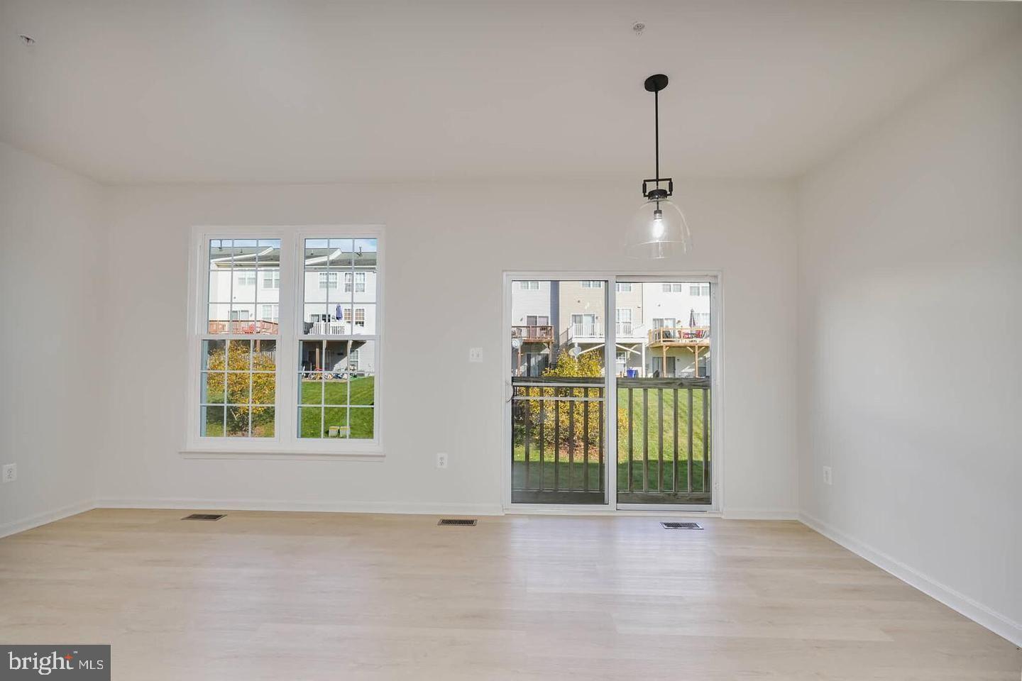 URBANA - Residential Lease