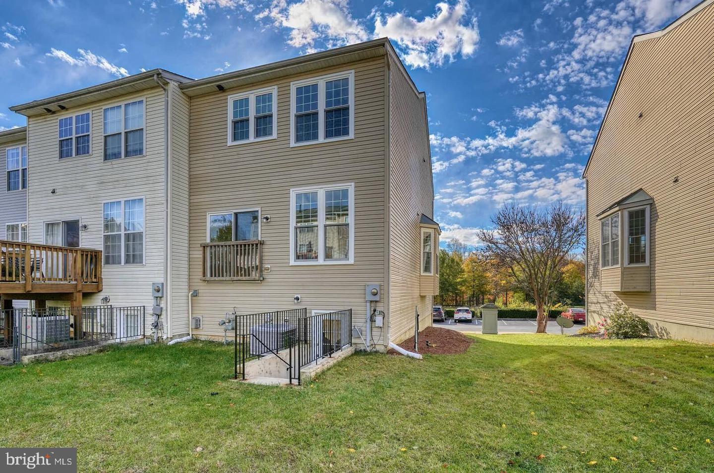 URBANA - Residential Lease