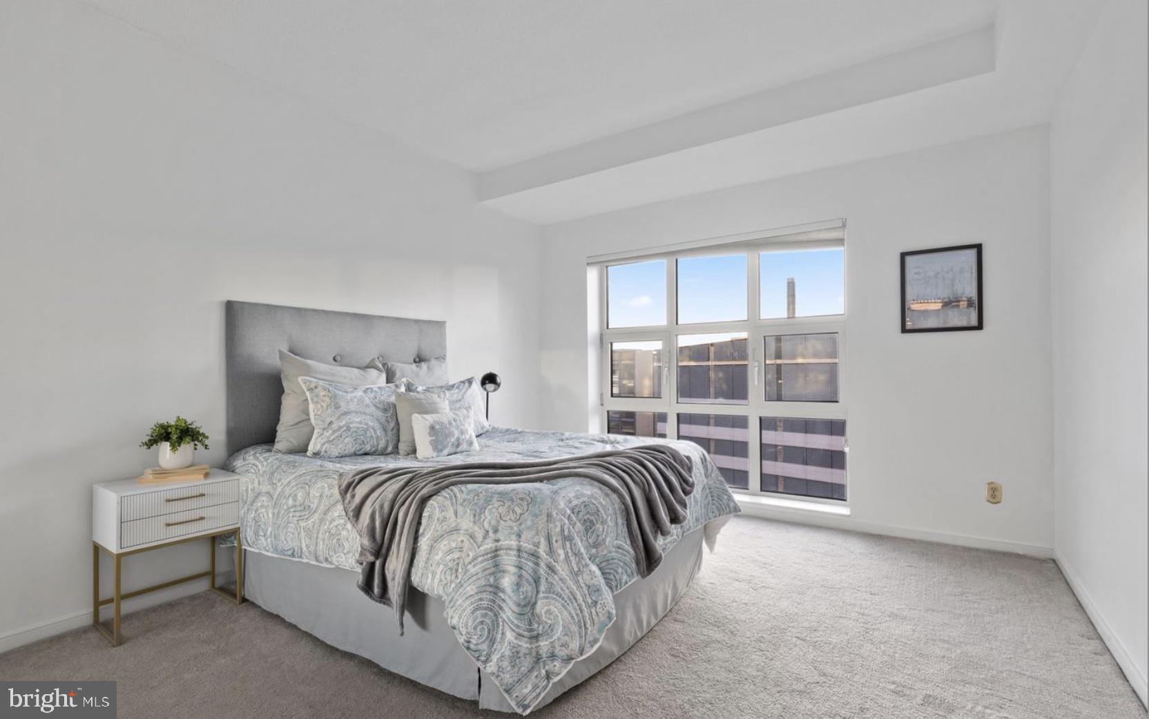HARBOR EAST - Residential