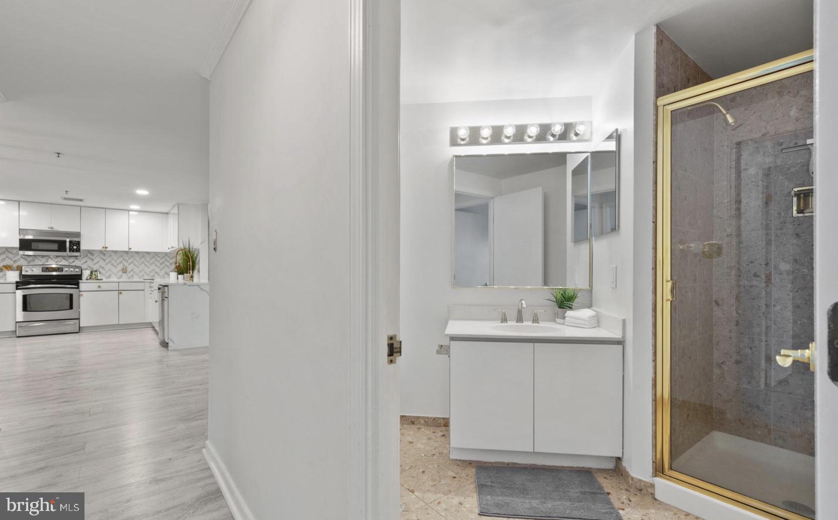 HARBOR EAST - Residential