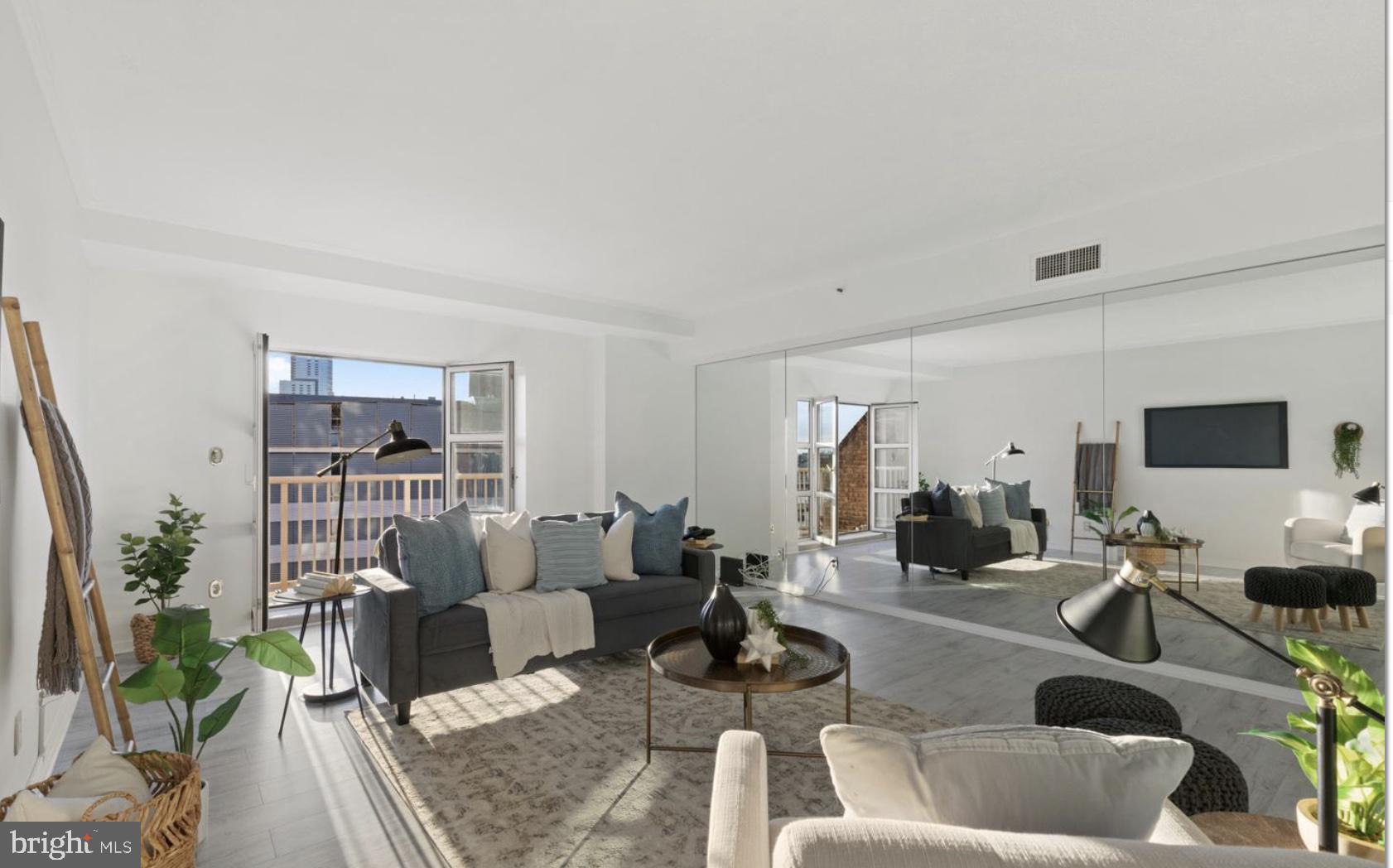 HARBOR EAST - Residential