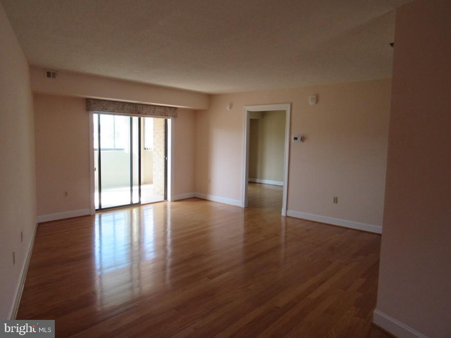 GREENS AT LEISURE WORLD - Residential