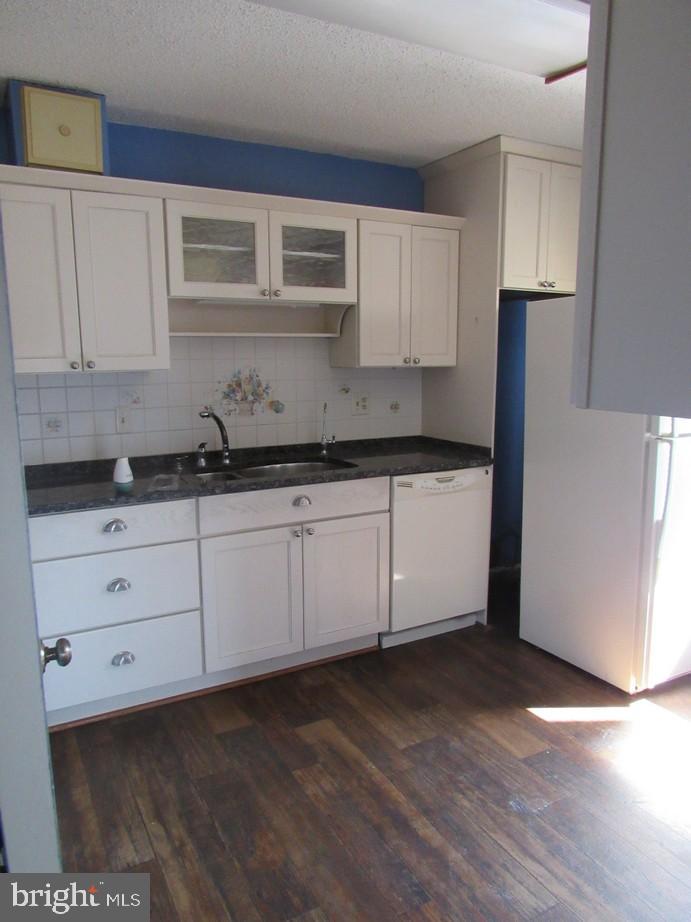 GREENS AT LEISURE WORLD - Residential