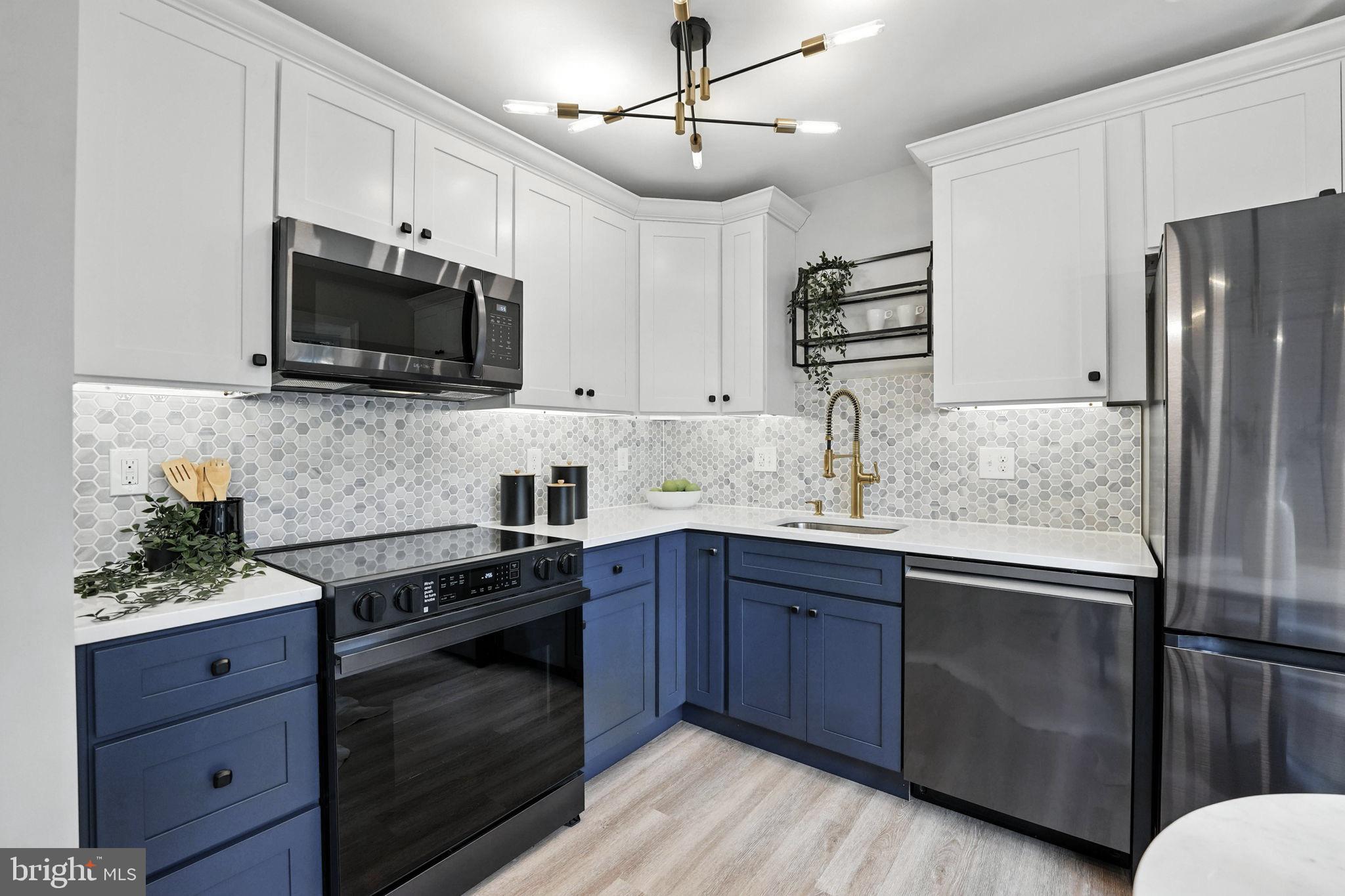 10304 MOCKINGBIRD POND COURT